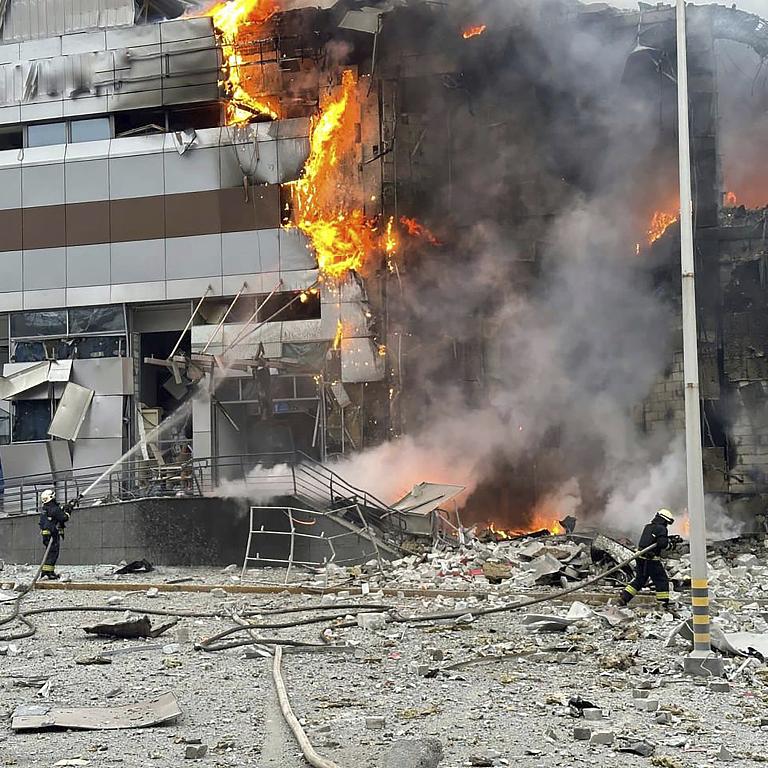 Russia continues pounding Ukraine as conflict drags on