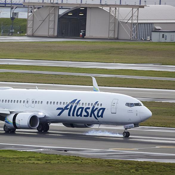 FAA grounds Boeing MAX 9 jets in U.S. for inspection