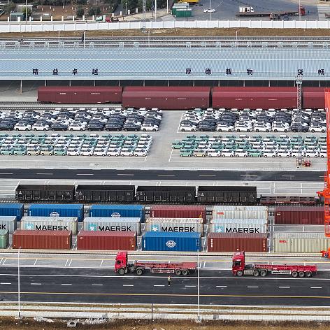 China's logistics industry reports steady growth in 2023