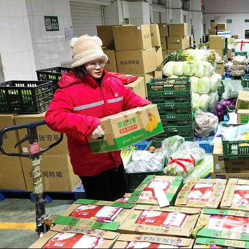 China's total logistics value up 5.2 percent in 2023