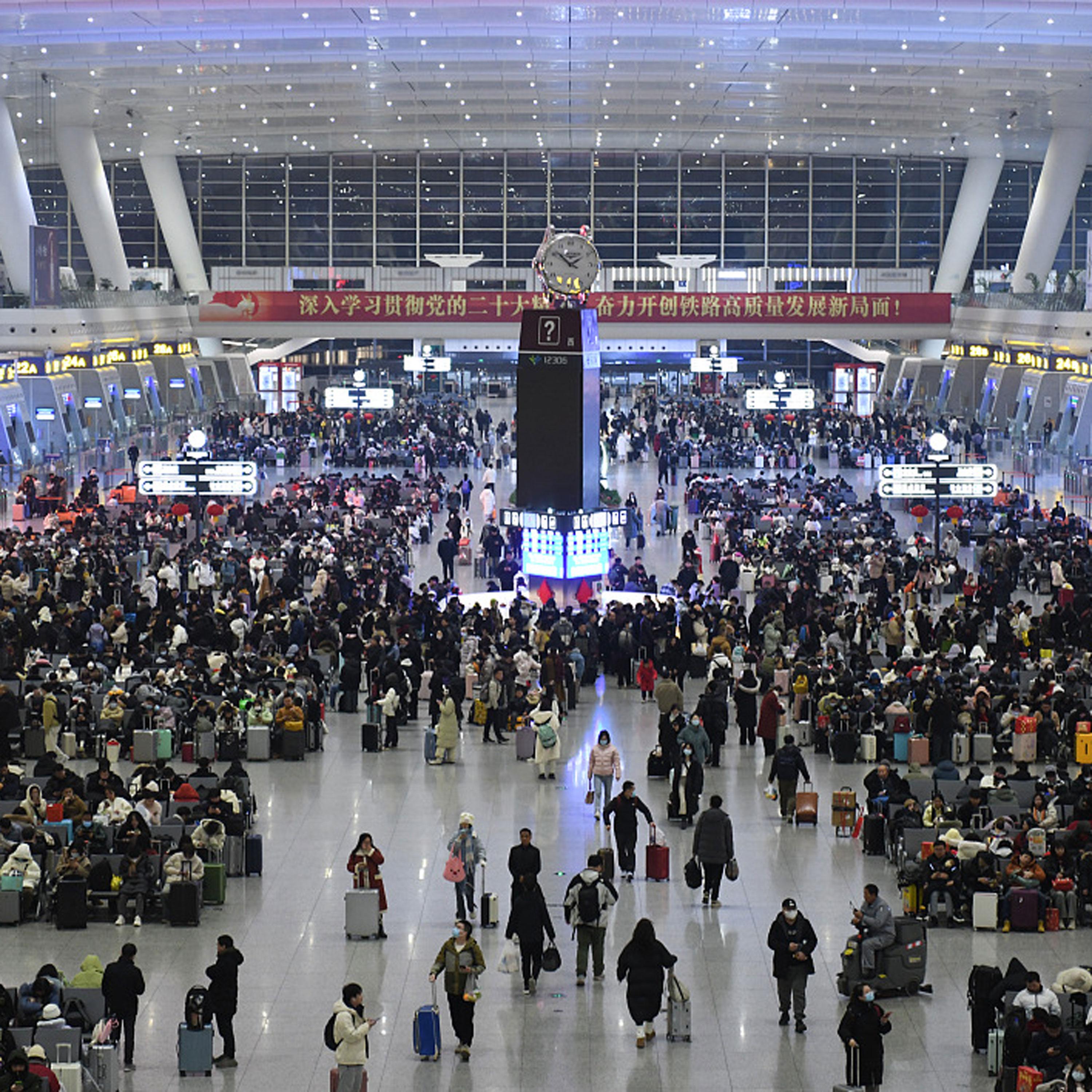 Railway system and civil aviation brace for travel peak day