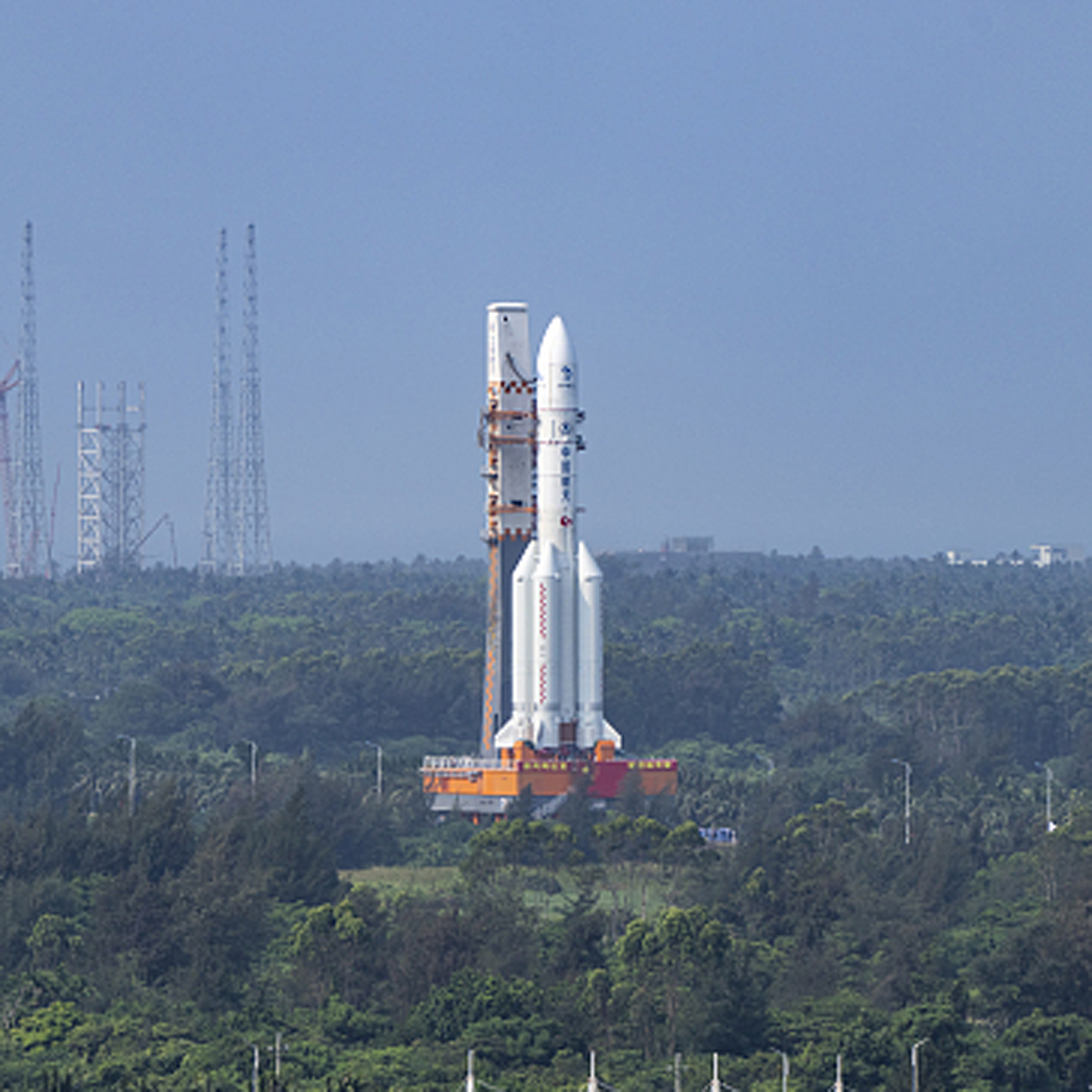 China prepares Chang’e-6 for early May launch