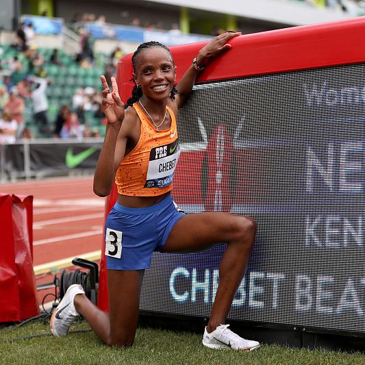 Kenyan Chebet breaks women's 10,000m world record