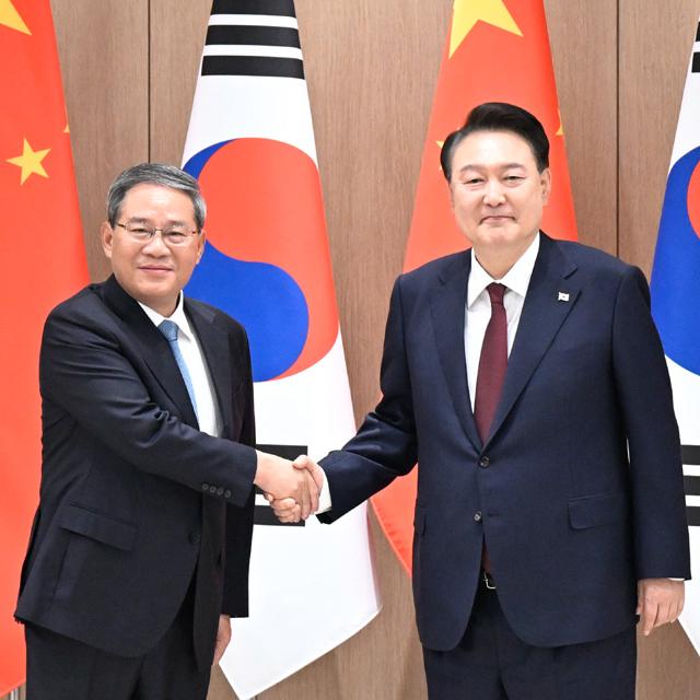Chinese premier meets South Korean president