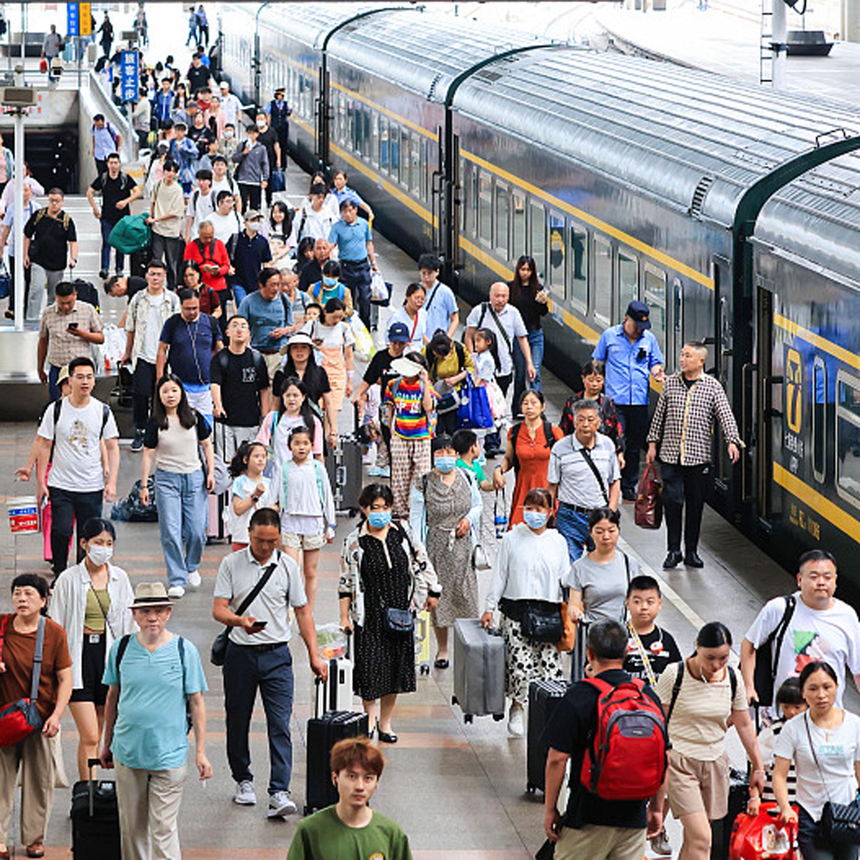 China expects to see 860 million railway trips during summer travel rush