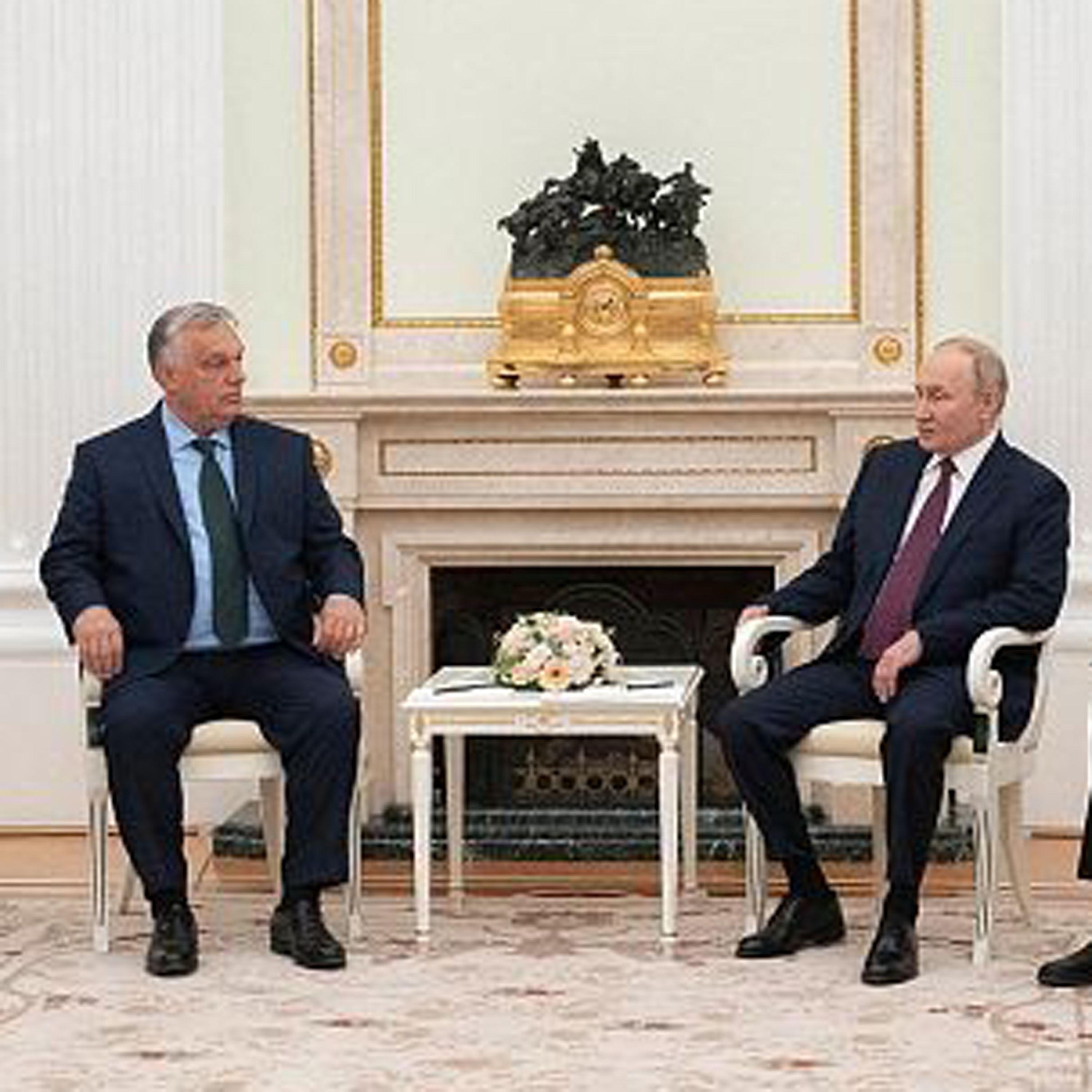 Putin, Orban discuss Ukraine crisis, Russia-EU ties