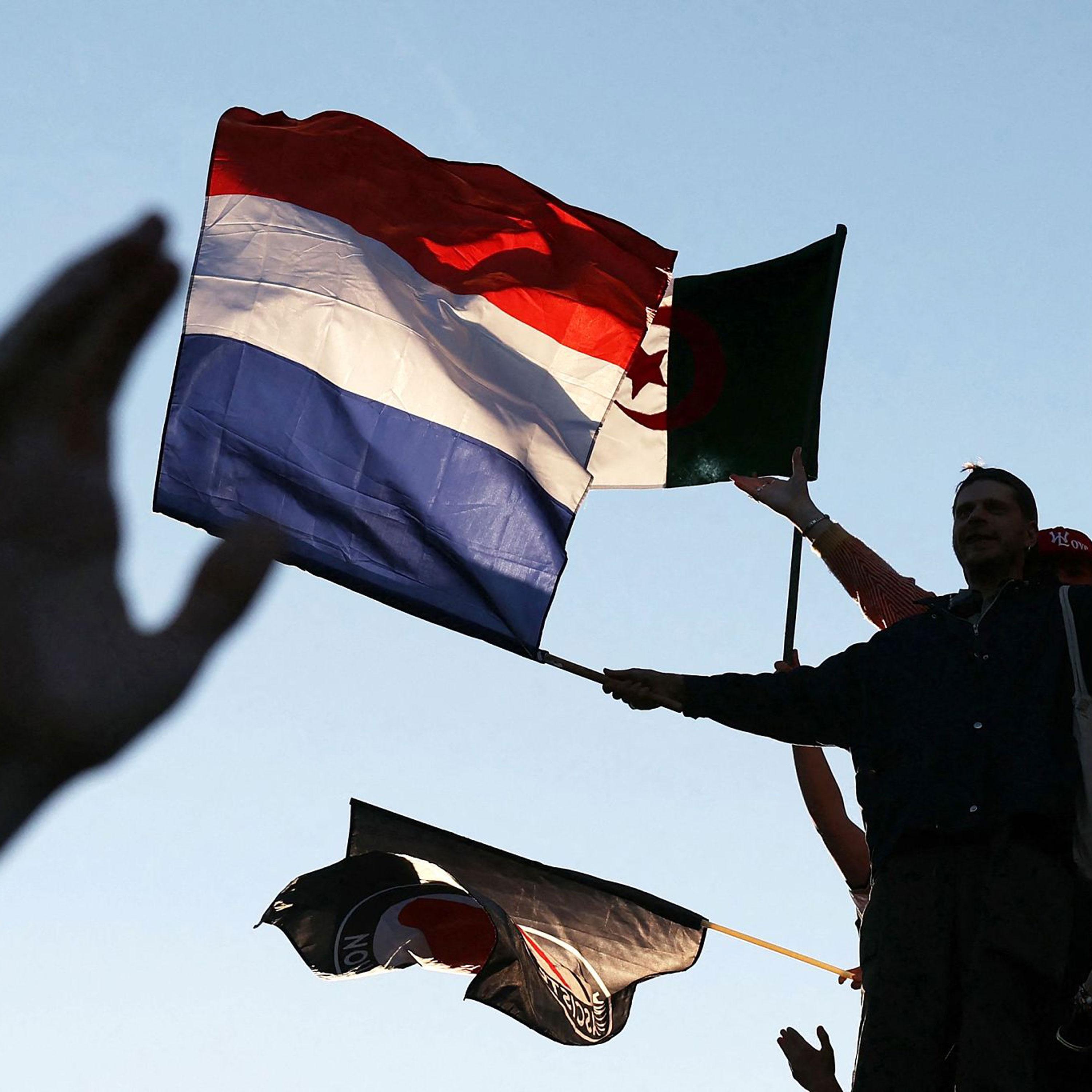 Polls show New Popular Front in first but no majority in French elections