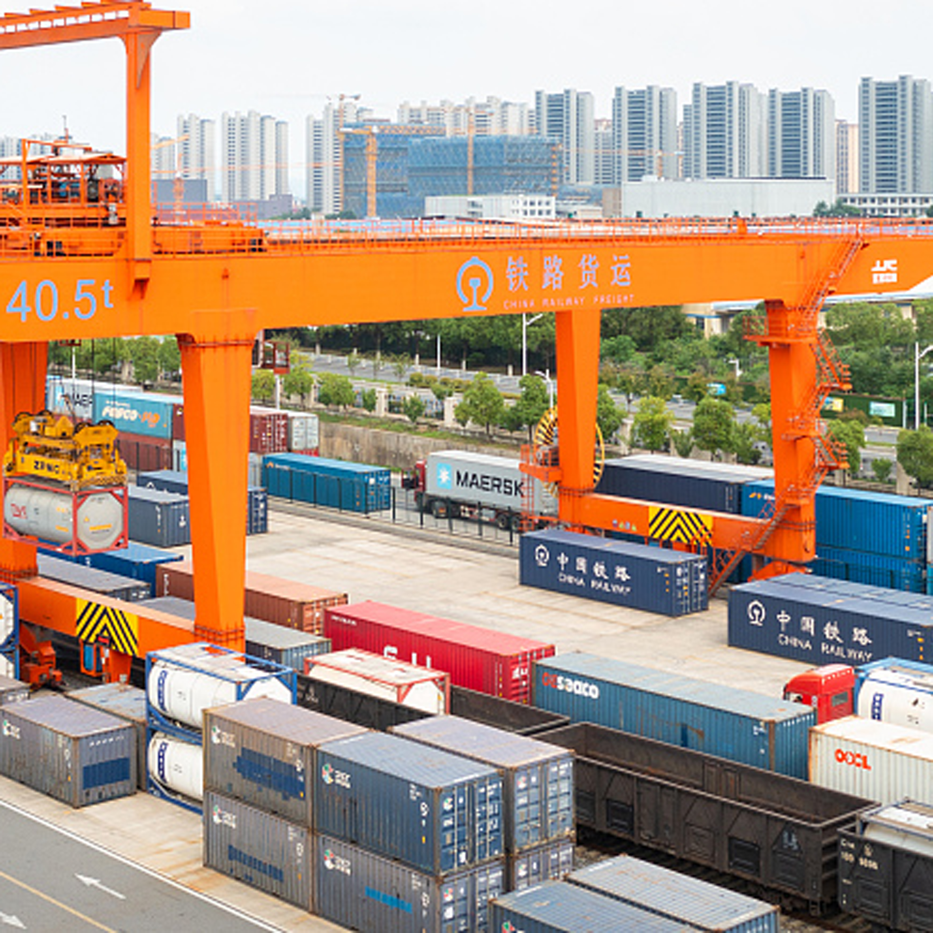 China's GDP expands 5 pct in H1