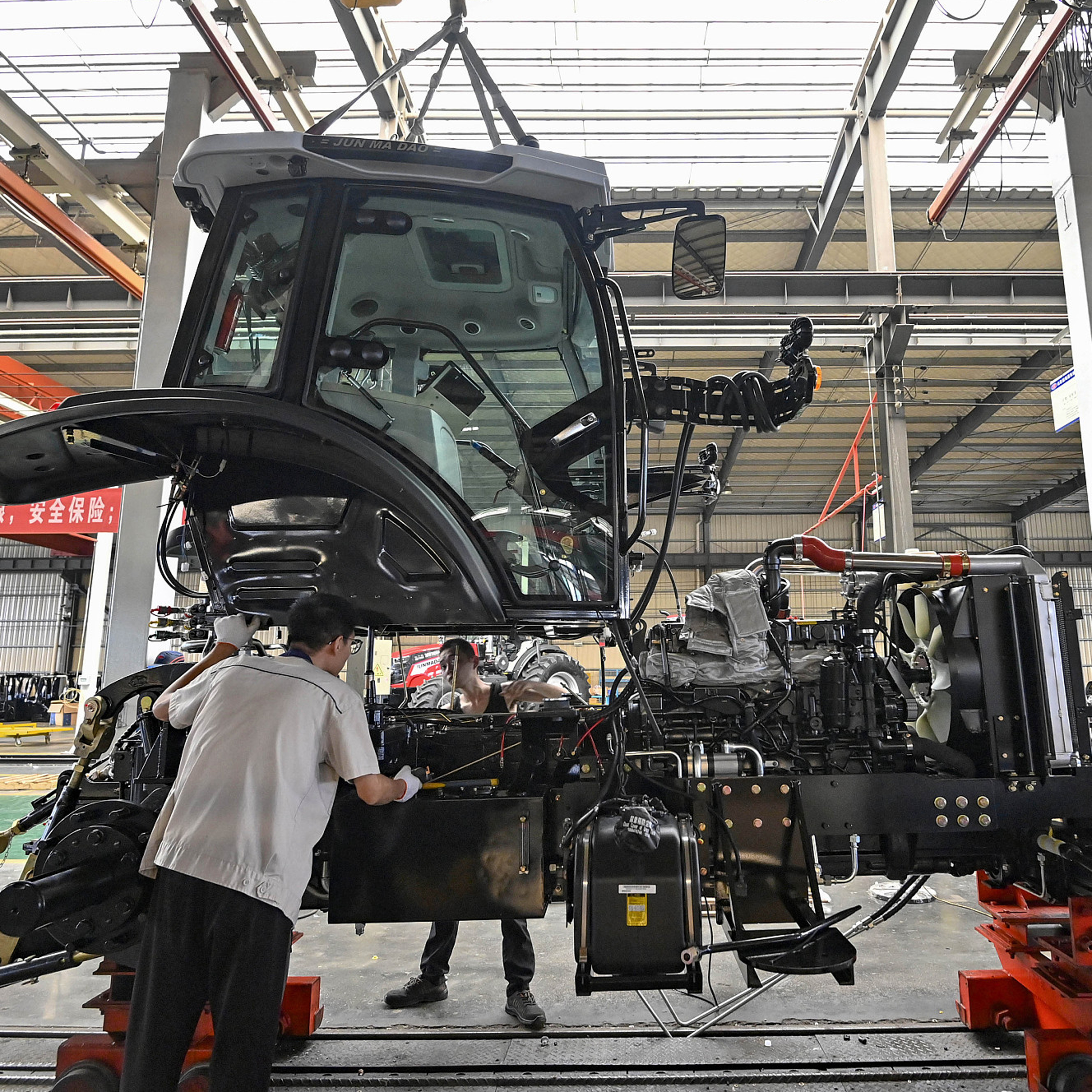 China's industrial profits up 3.6 percent in first seven months