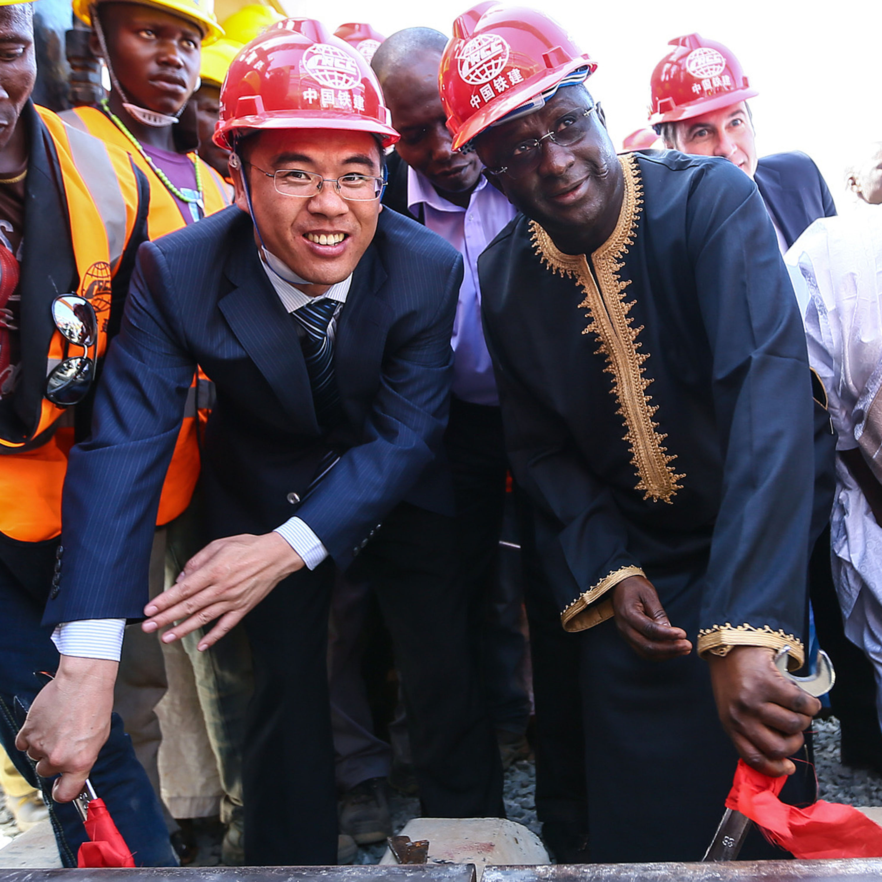 cover of episode Is China's investment in Africa a "debt trap" or an opportunity?