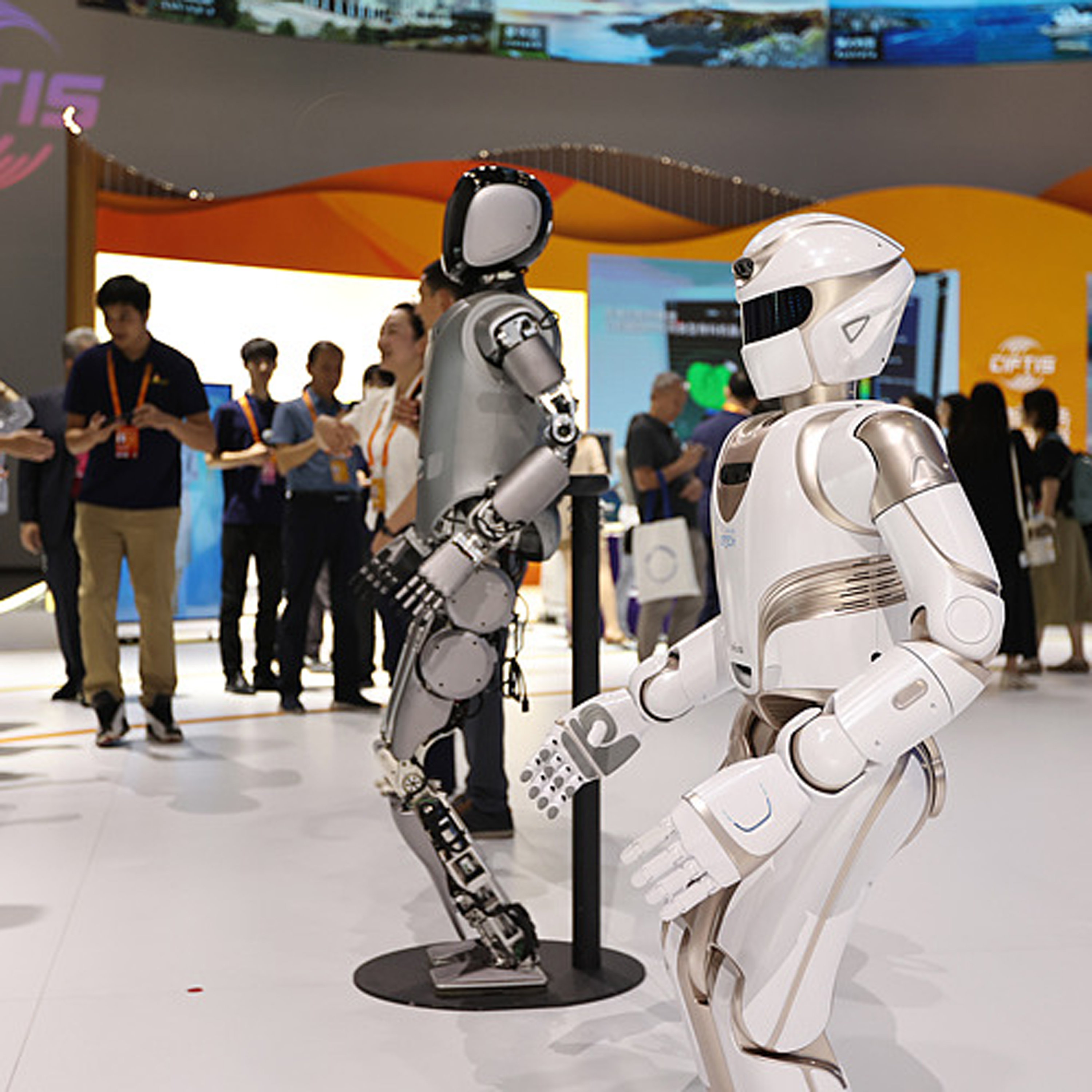 Major services trade fair opens in Beijing