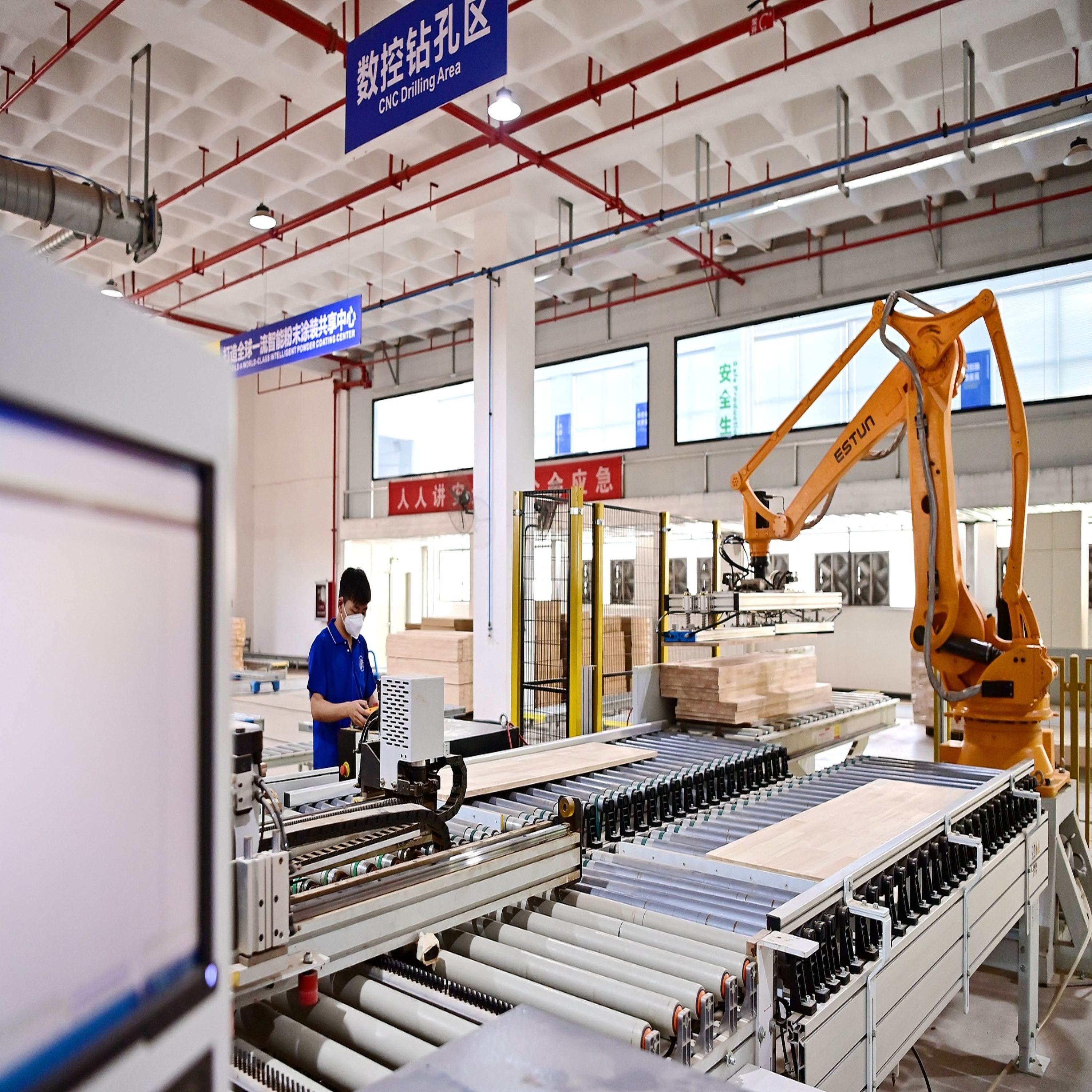 China's industrial output, retail sales increase in August