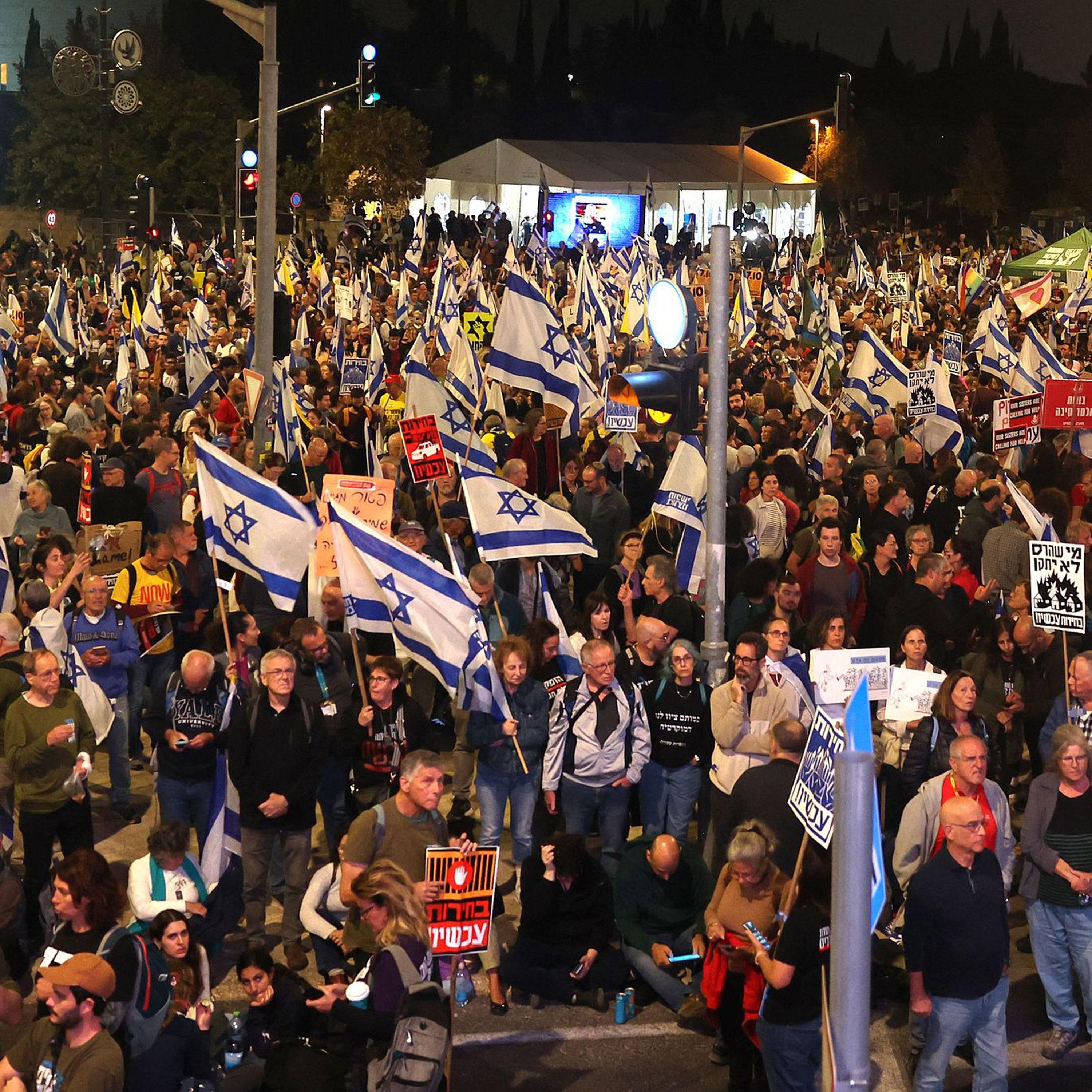 Israelis protest after Netanyahu sacks defense minister