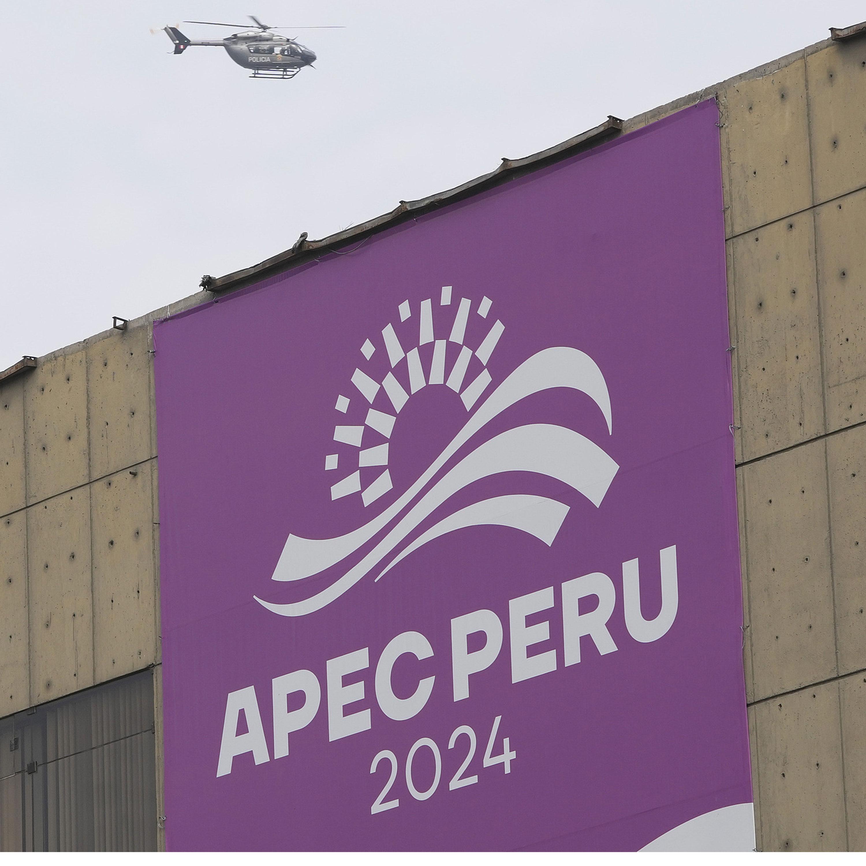 Xi leaves for APEC Economic Leaders' Meeting, state visit to Peru