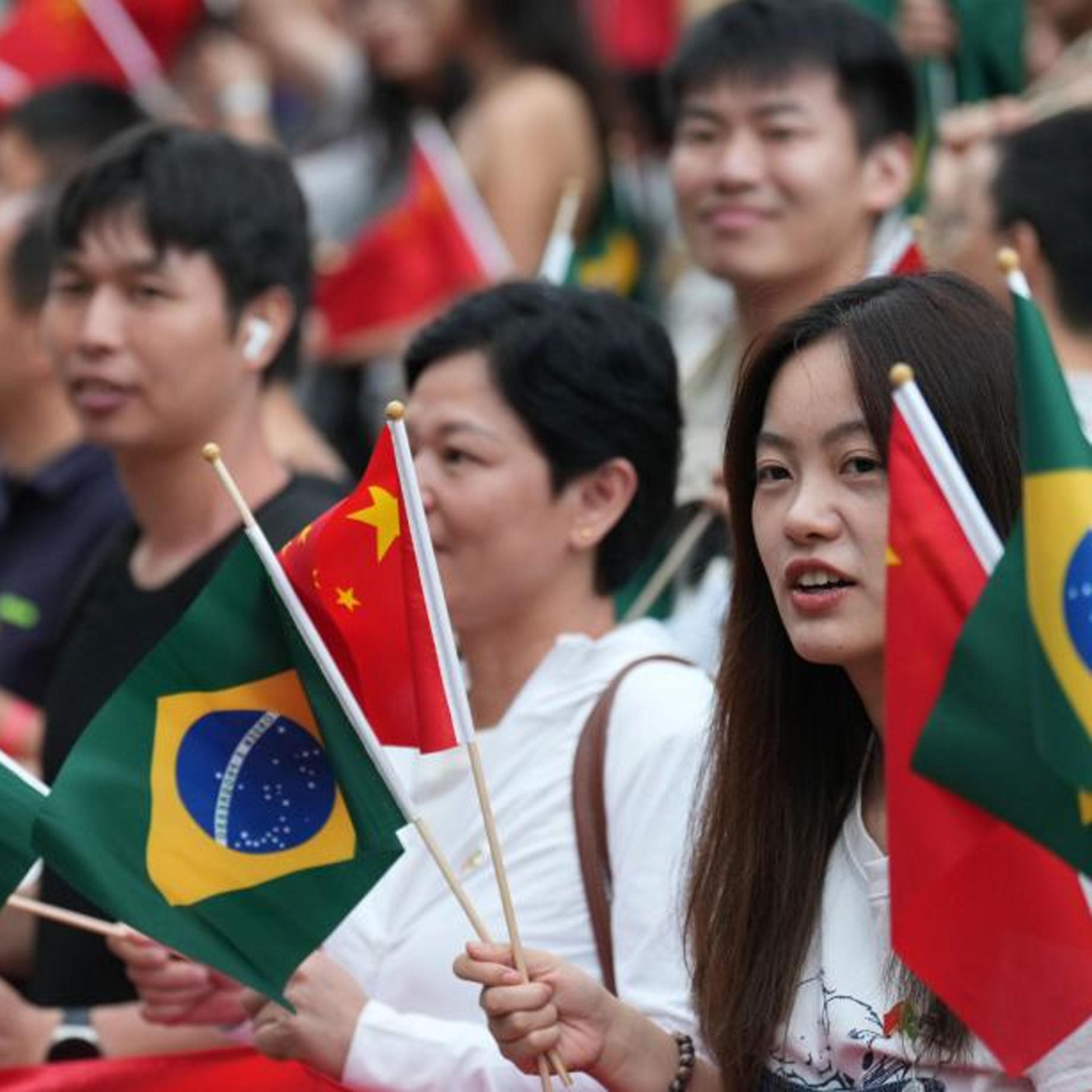 Xi says looking forward to further enhancing China-Brazil ties