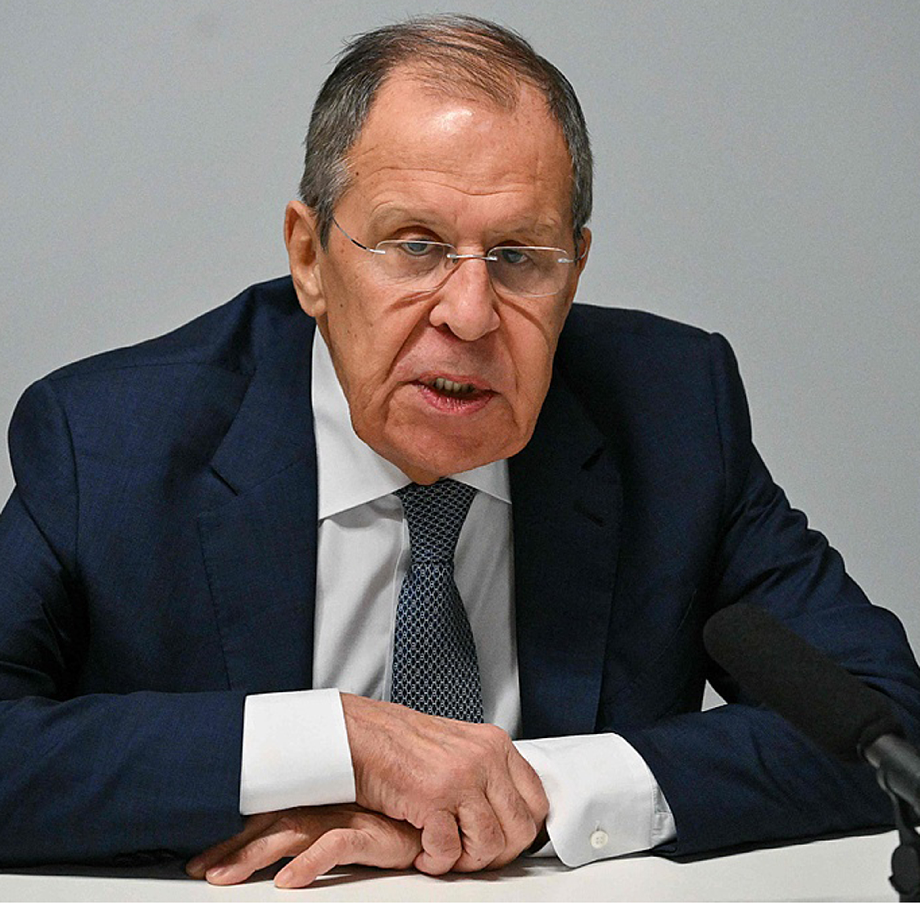 Russian foreign minister warns of nuclear escalation risks in Ukraine