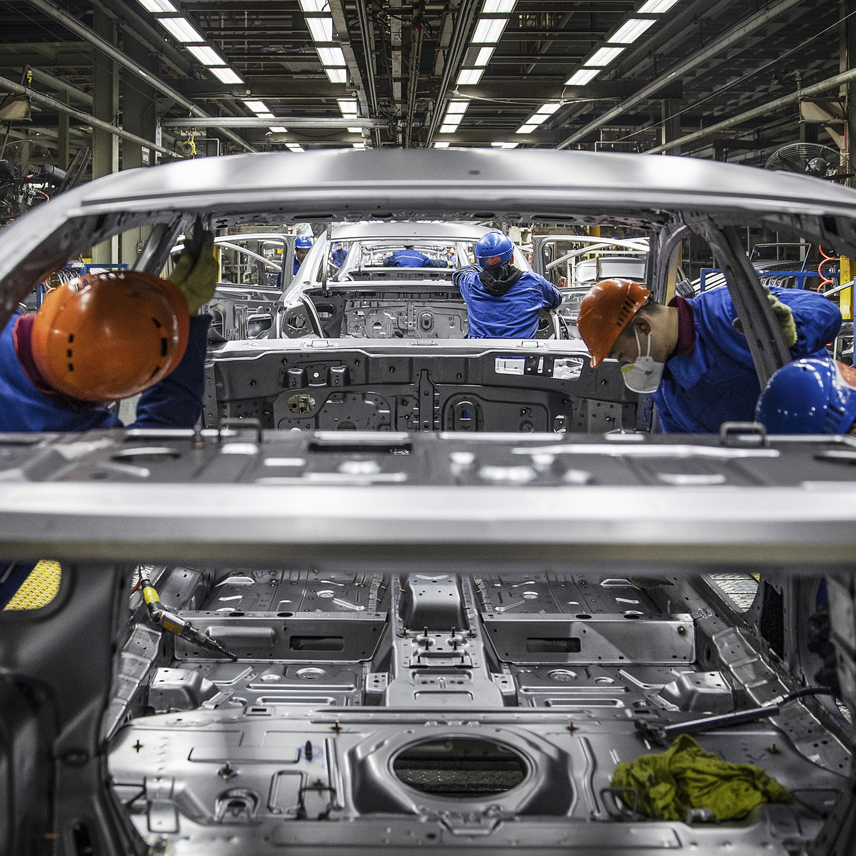 China's auto sector posts strong growth in Nov.