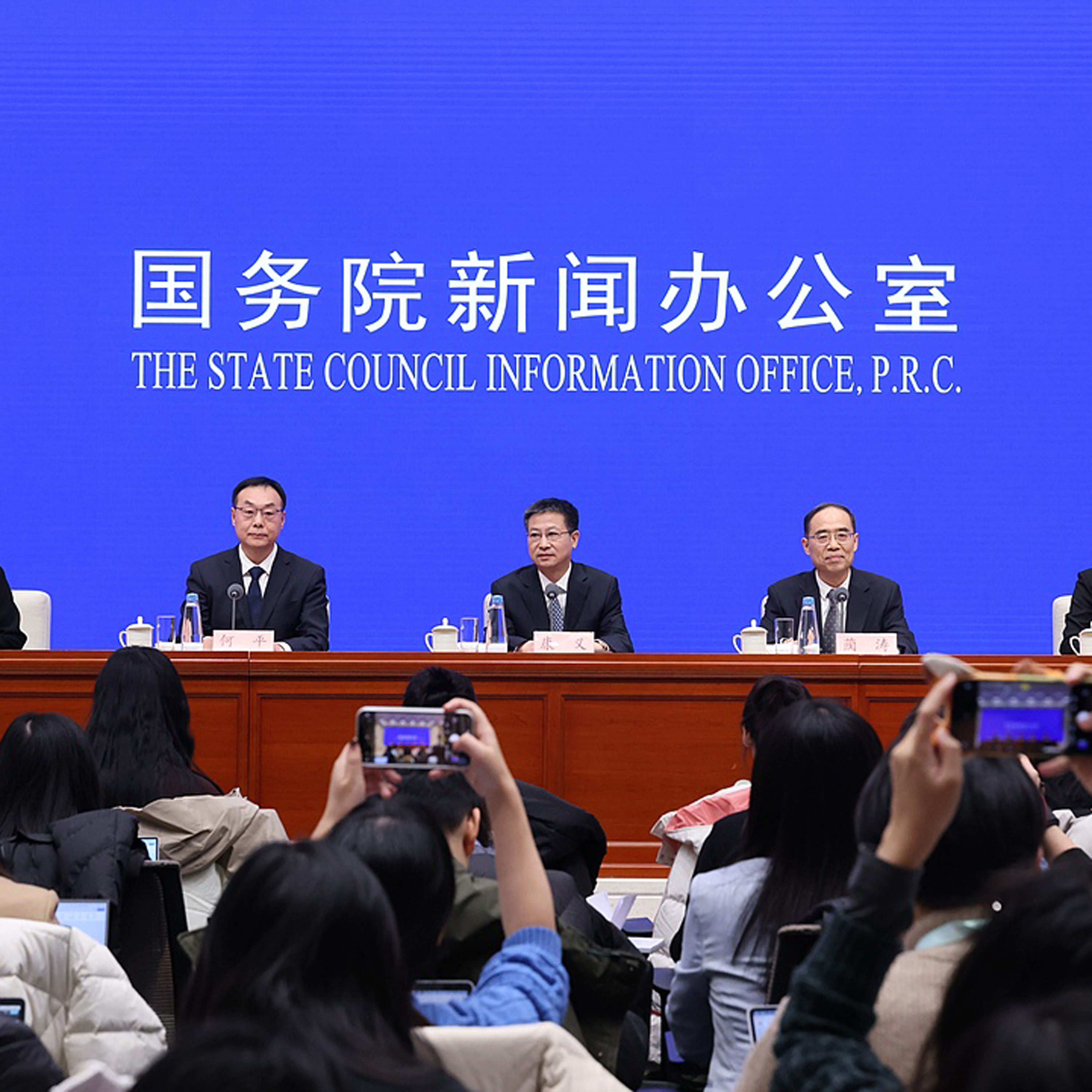 China unveils results of fifth national economic census