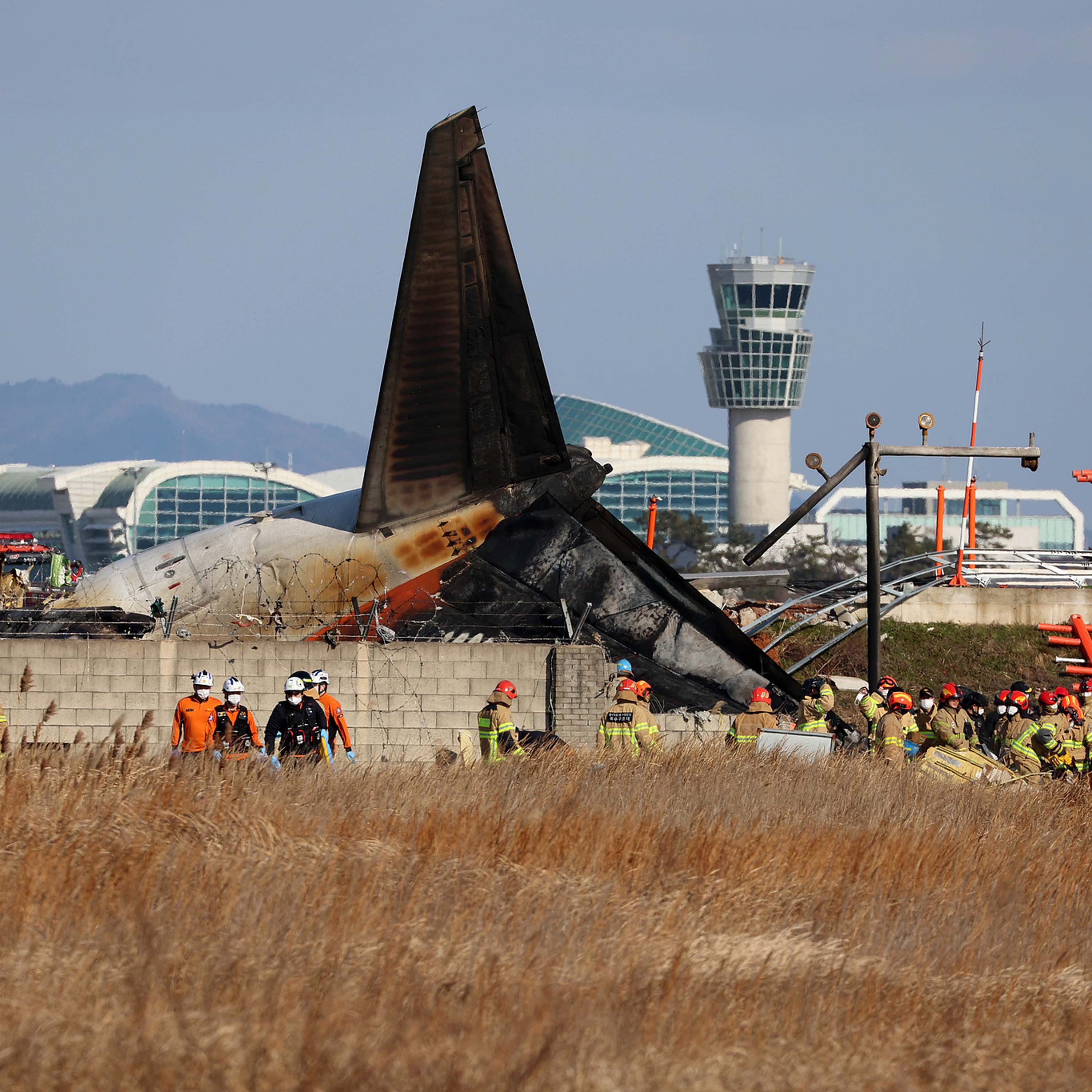 All people aboard crashed S. Korean airplane believed killed, except 2 rescued