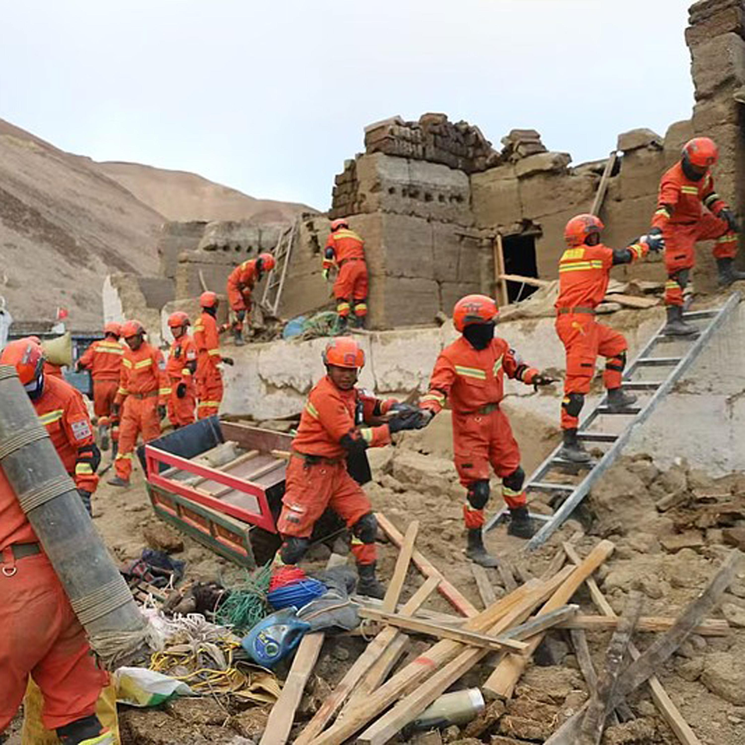 Xizang quake kills at least 126, all-out rescue effort underway