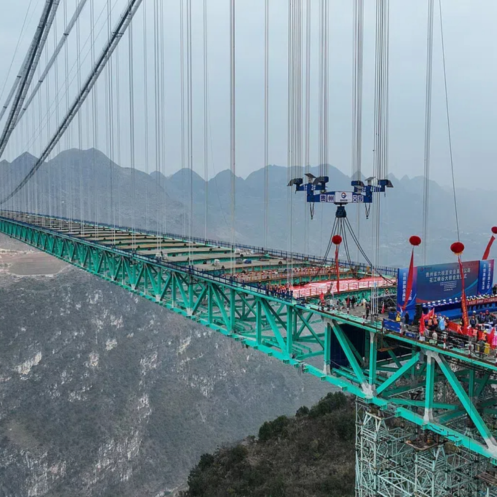 China completes main structure of world's tallest bridge