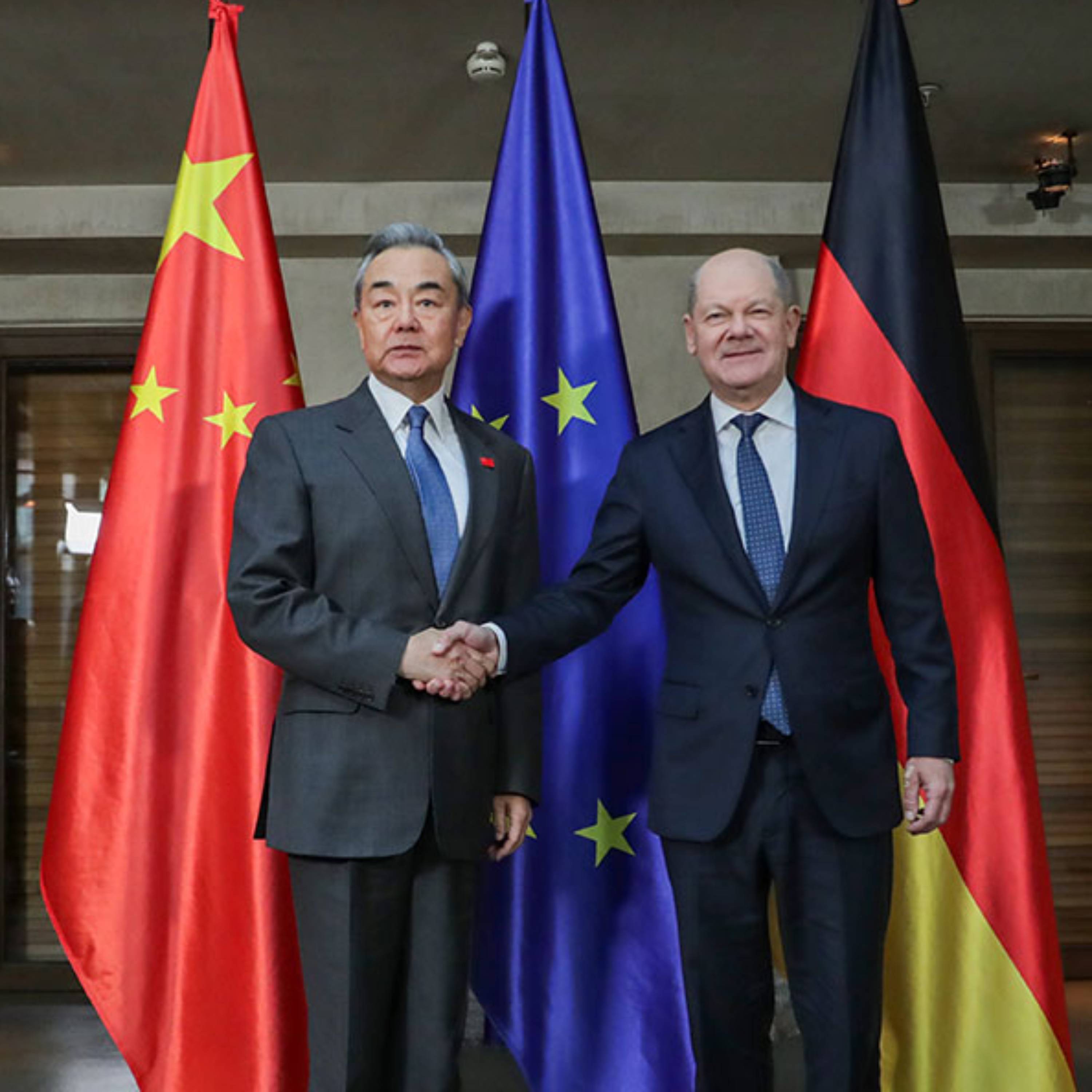 Chinese FM meets German chancellor