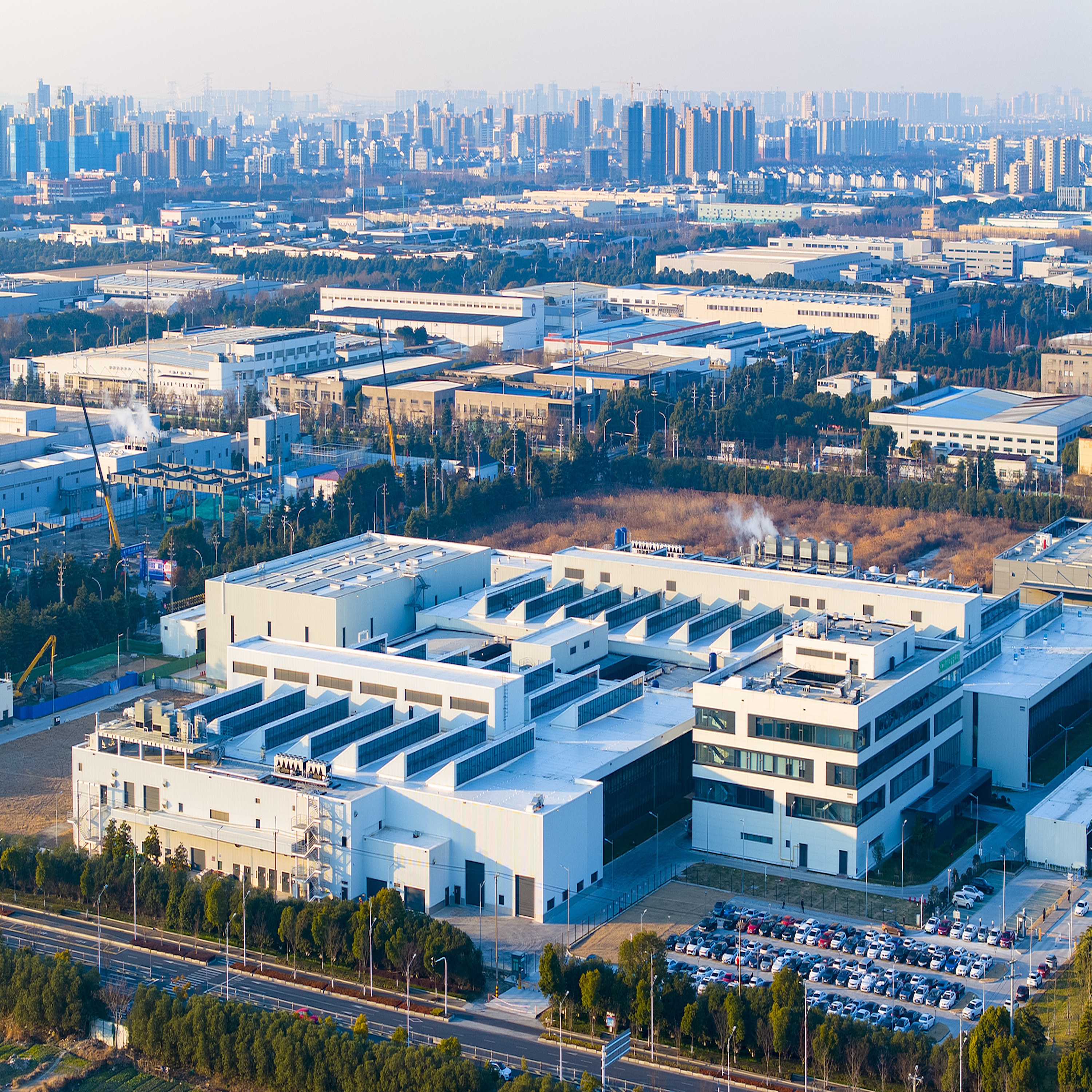 China to help 1.2 million FIEs find footing with action plan: ministry