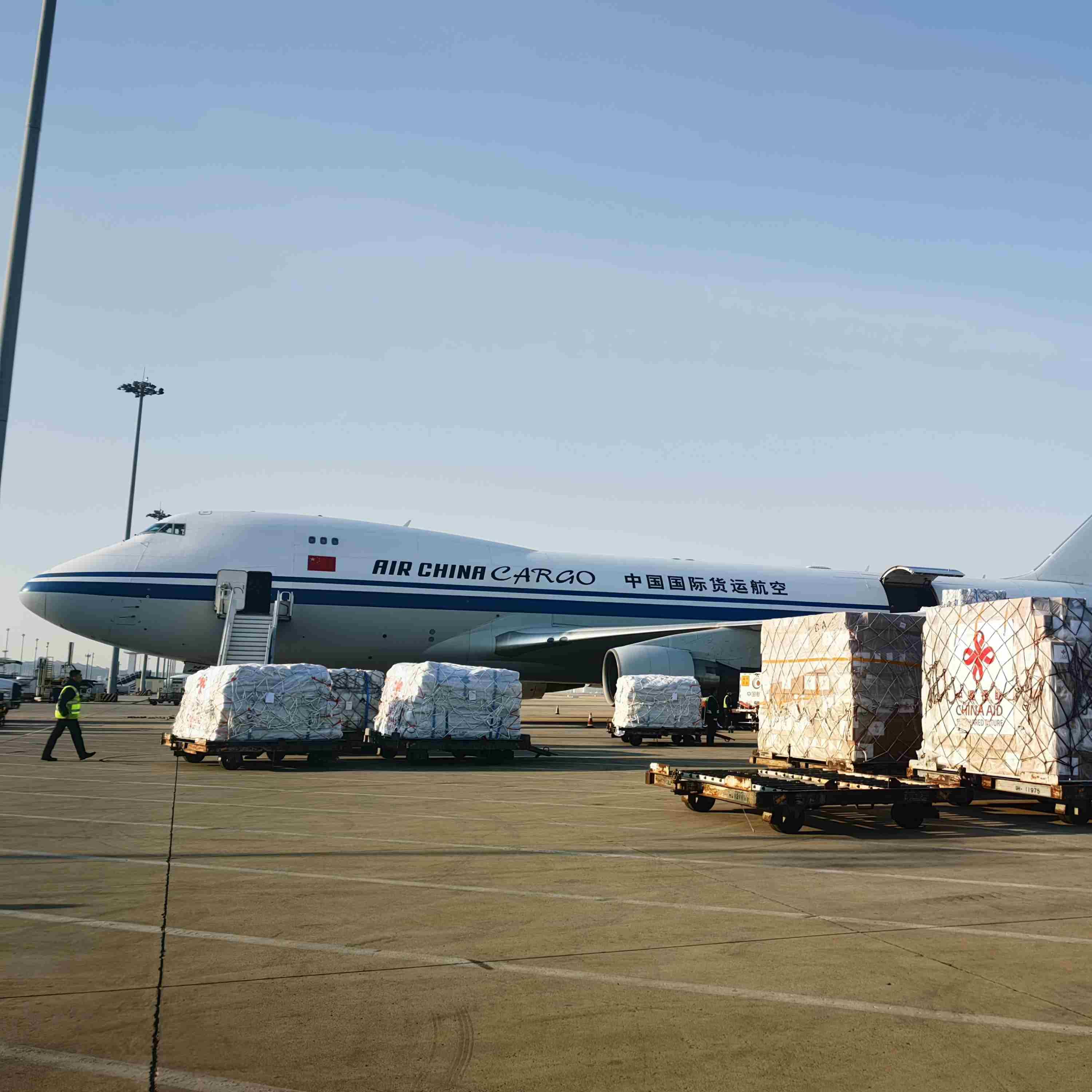 China sends first batch of aid to earthquake-hit Myanmar