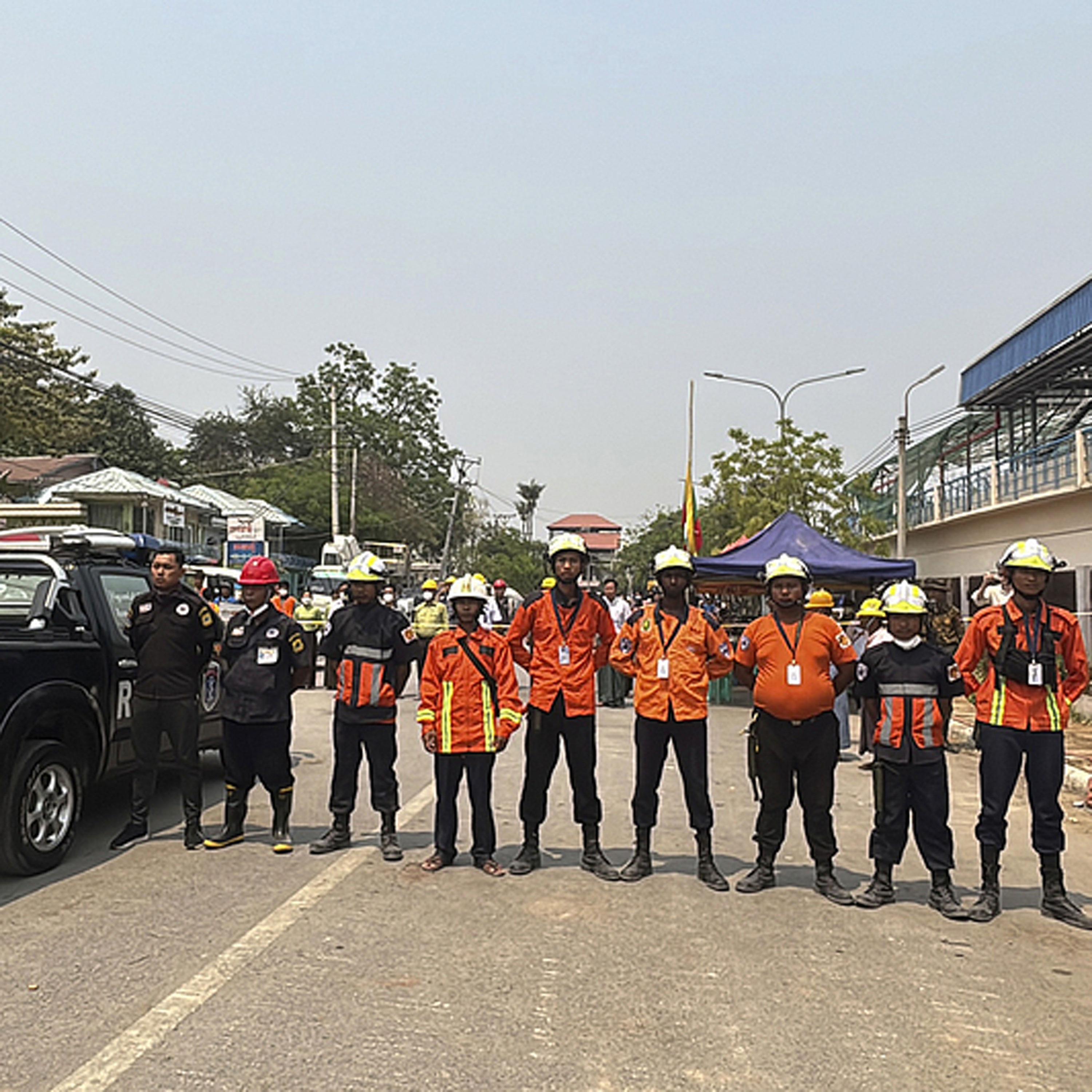 Myanmar honors earthquake victims with minute of silence