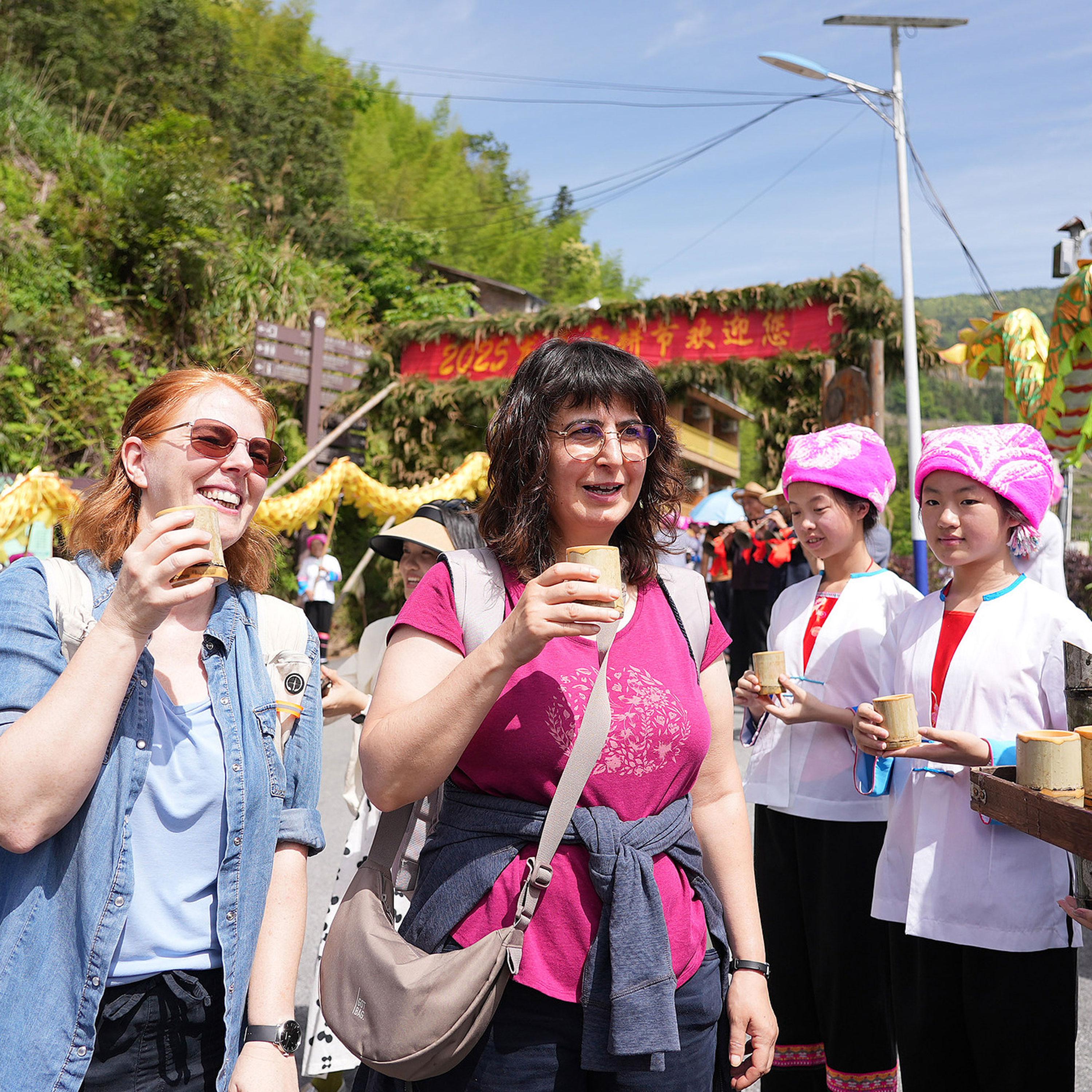 China sees influx of overseas tourists