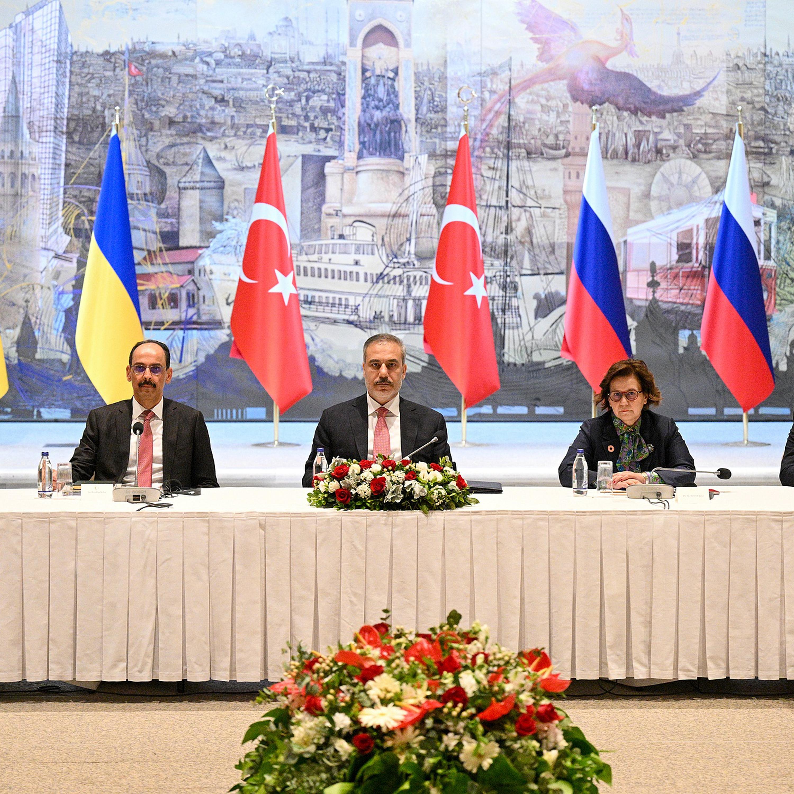Russia, Ukraine hold direct peace talks in Istanbul