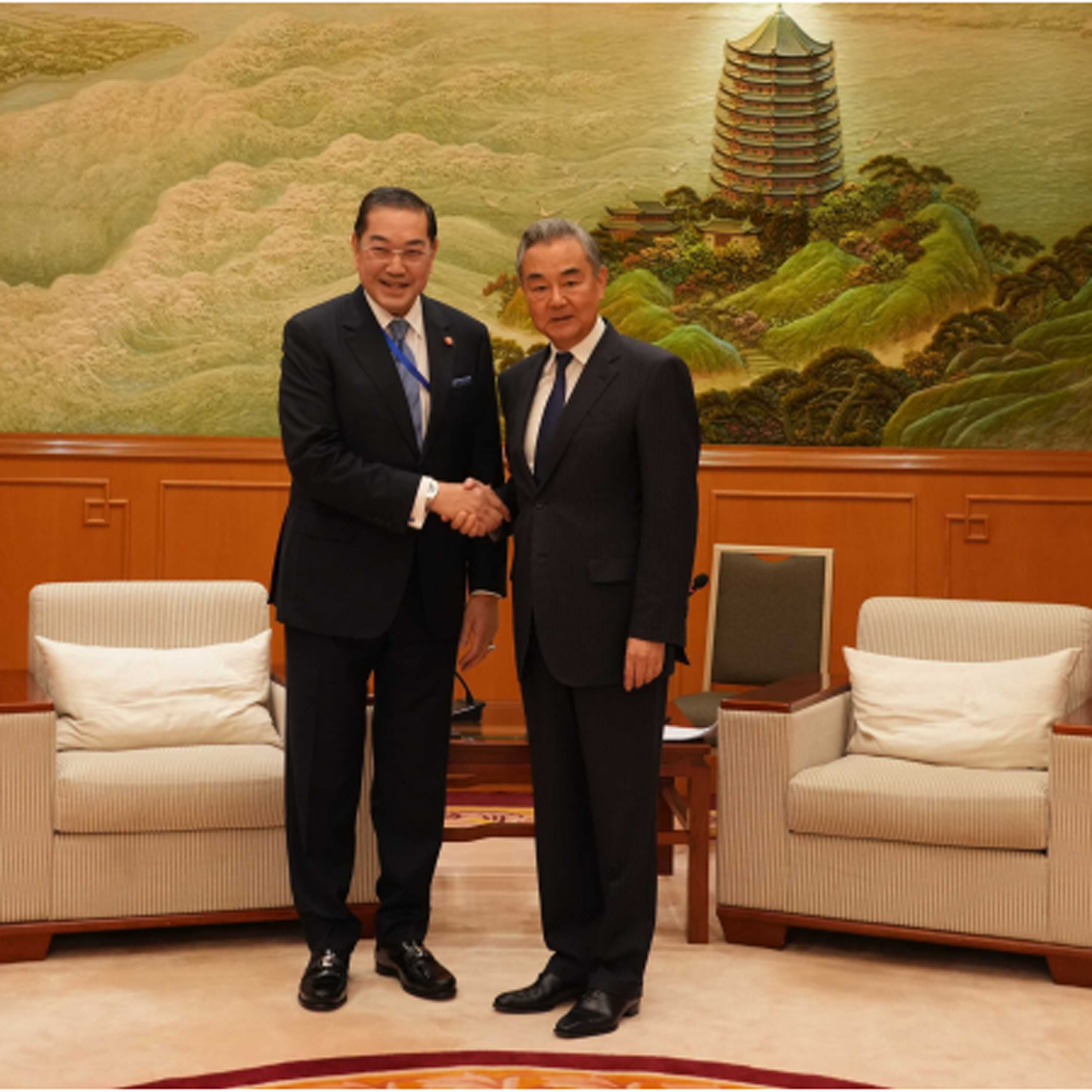 Wang Yi meets chairperson of Asian Peace and Reconciliation Council