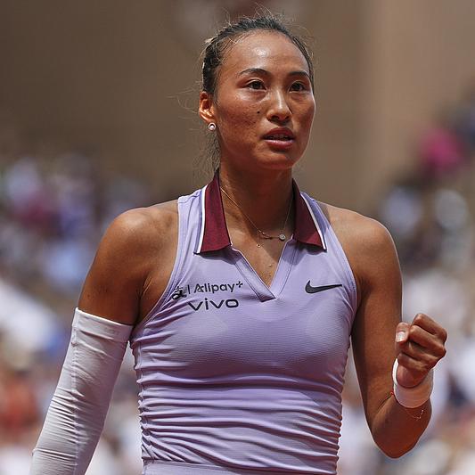 Zheng reaches French Open last eight