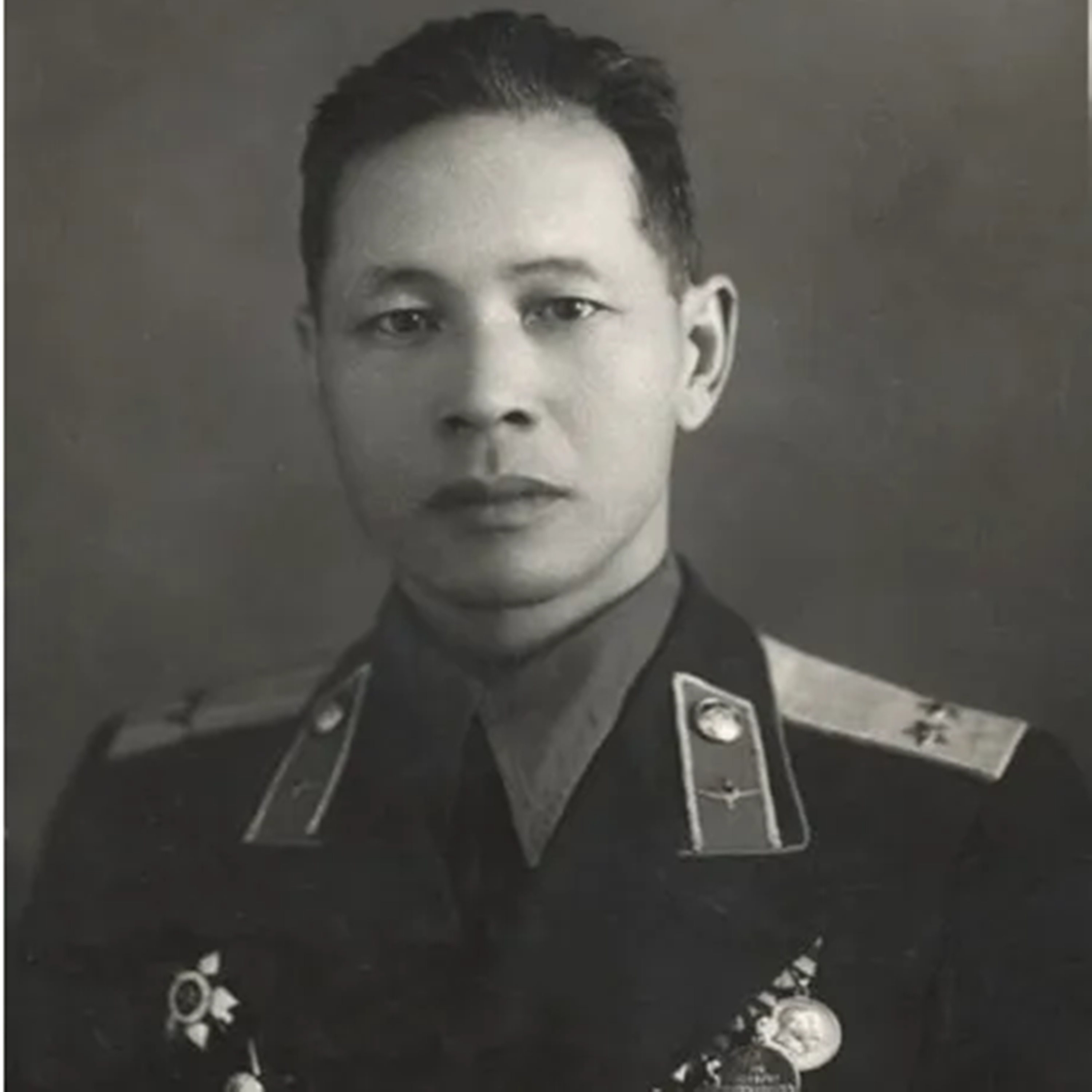 Friendship in War Fires: Tang Duo