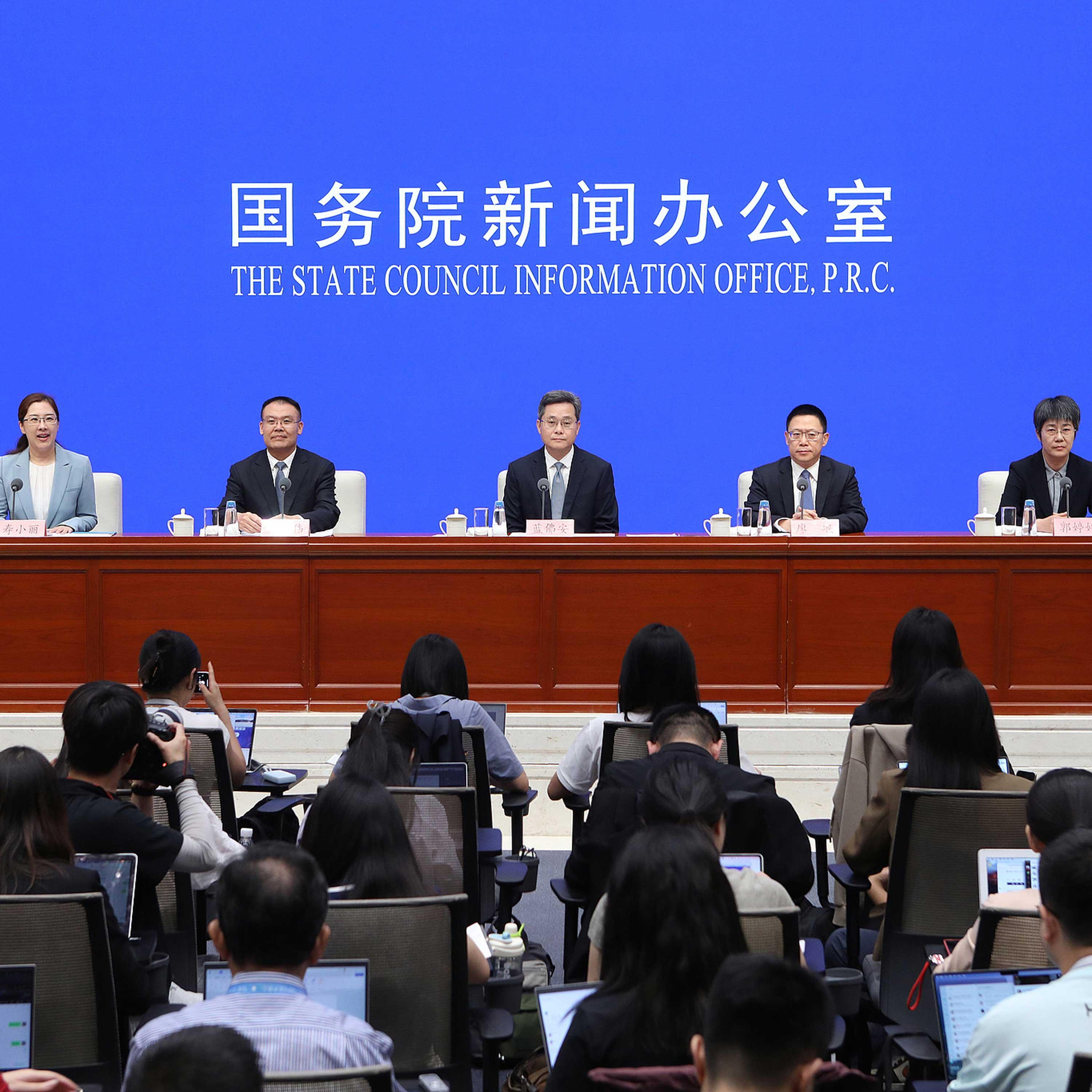 Finance Minister: China's debt ratio within reasonable range, risks under control