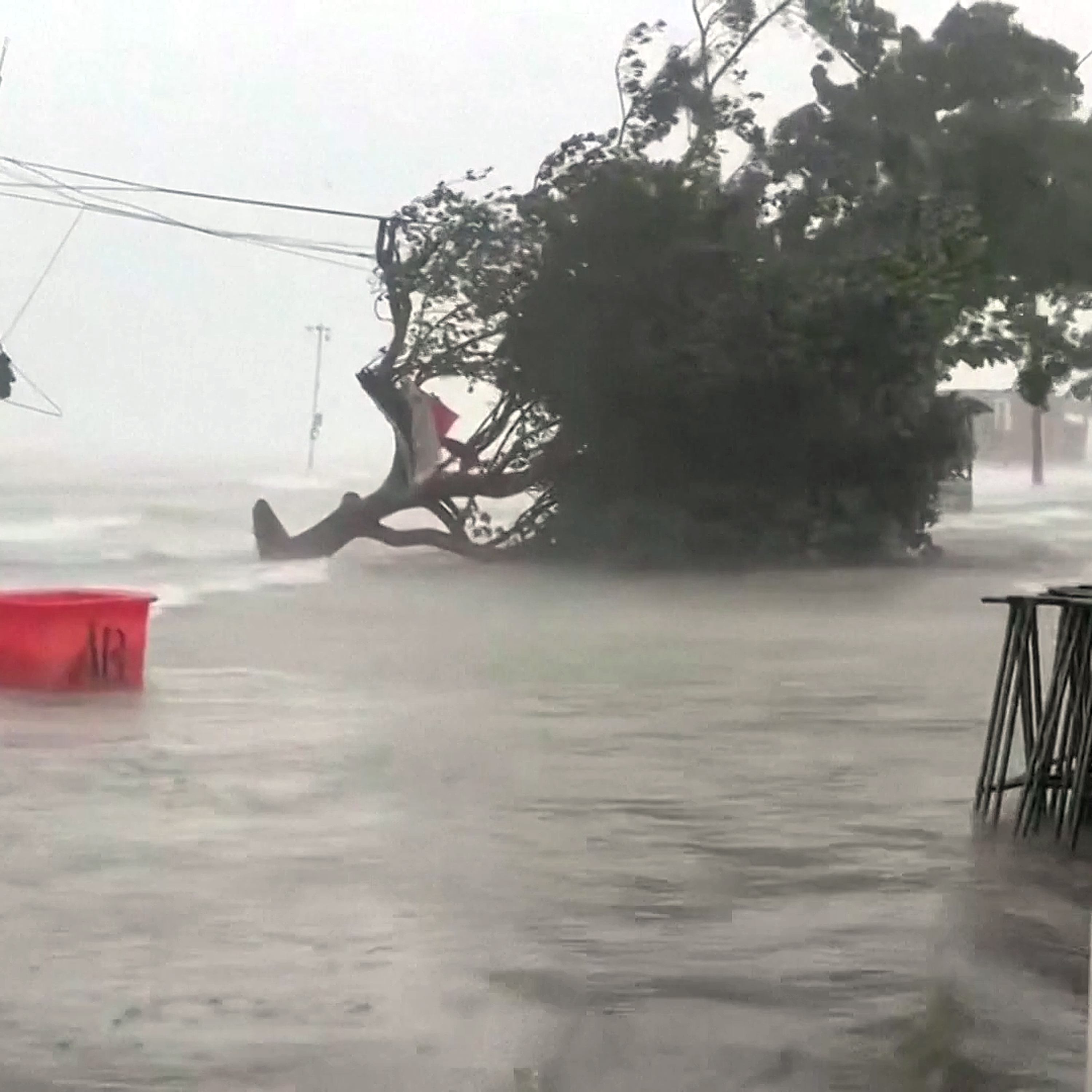 Authorities earmark 200 million yuan in relief fund as Typhoon Matmo hits southern China
