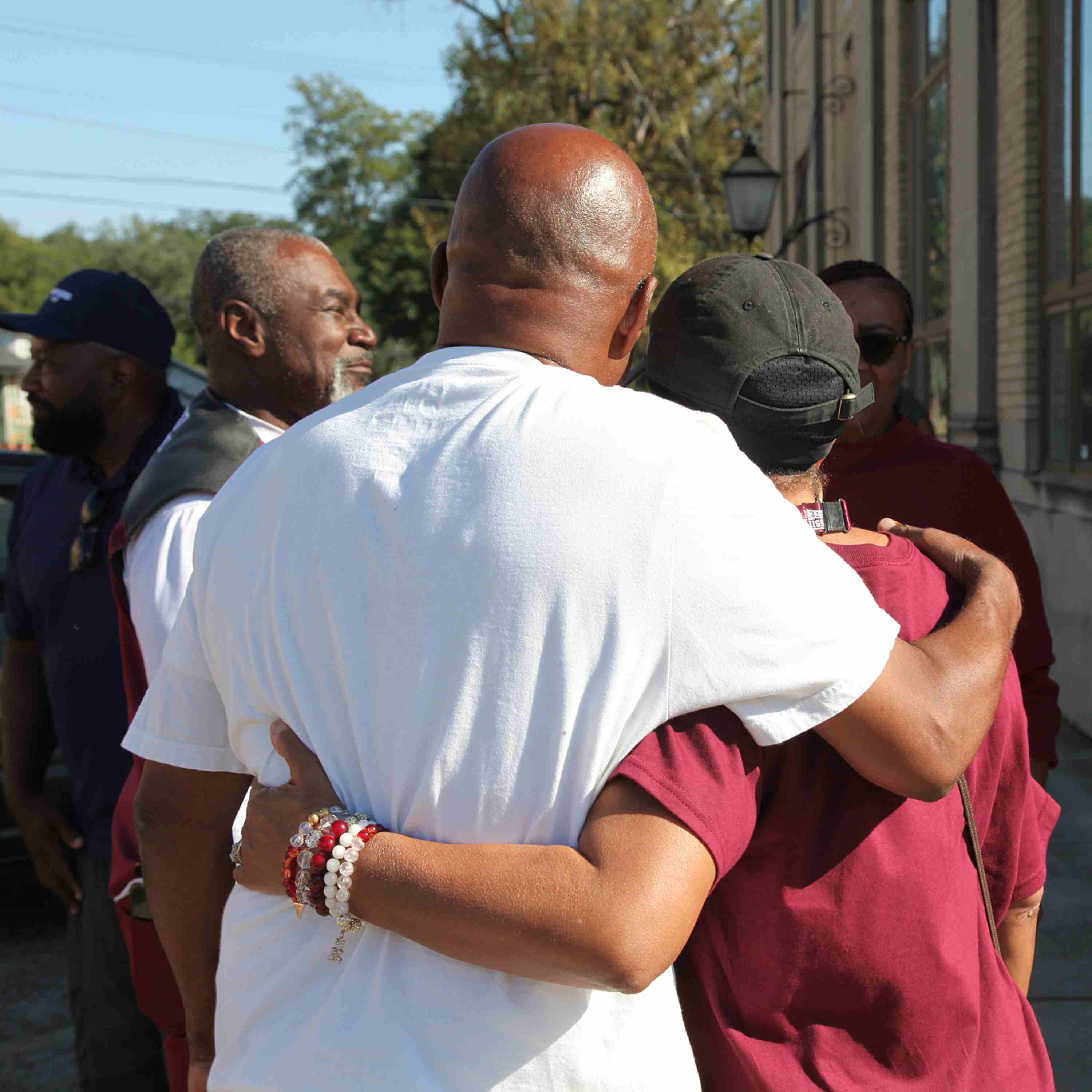 Four dead, 12 injured in U.S. Mississippi shooting
