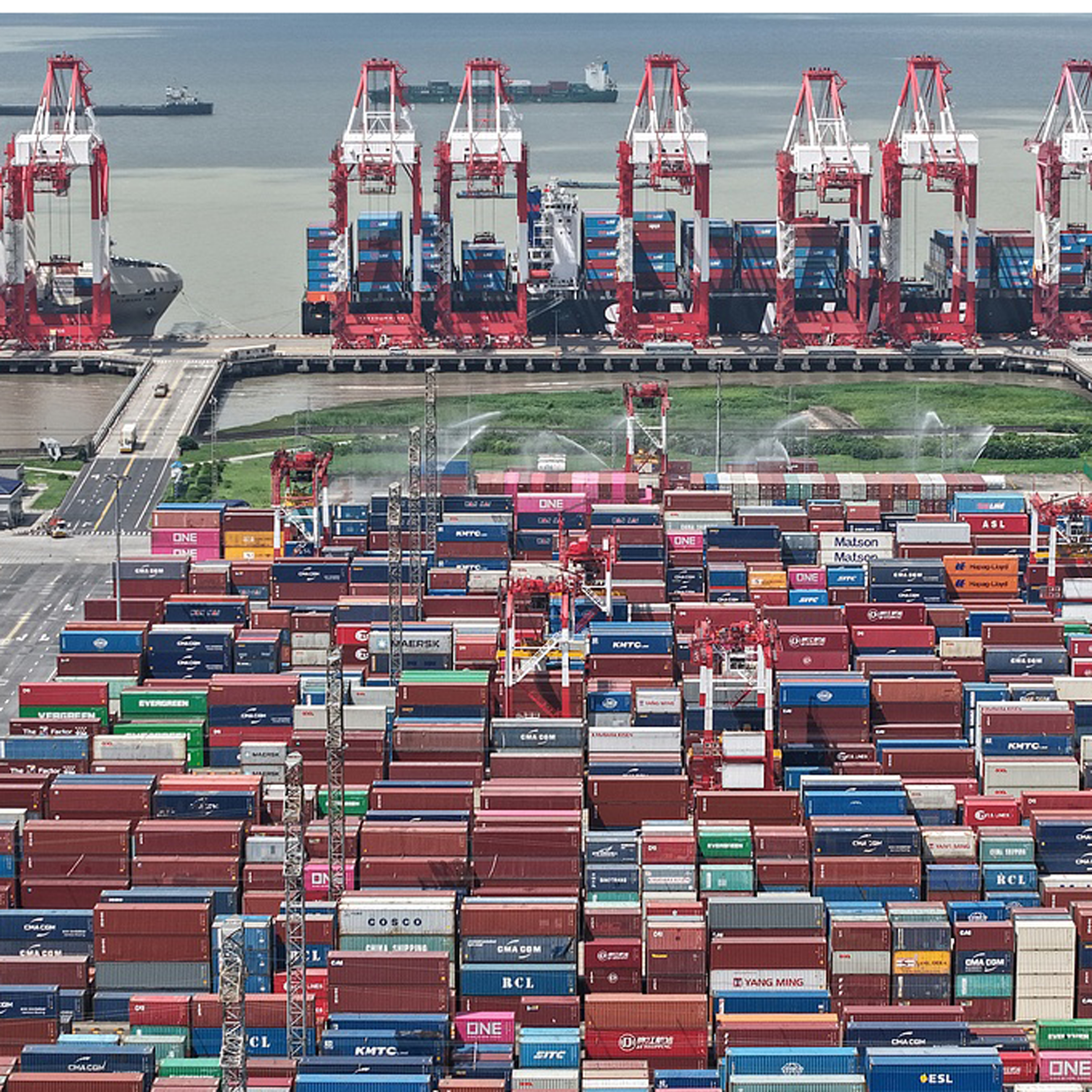 China's foreign trade up four percent in first nine months