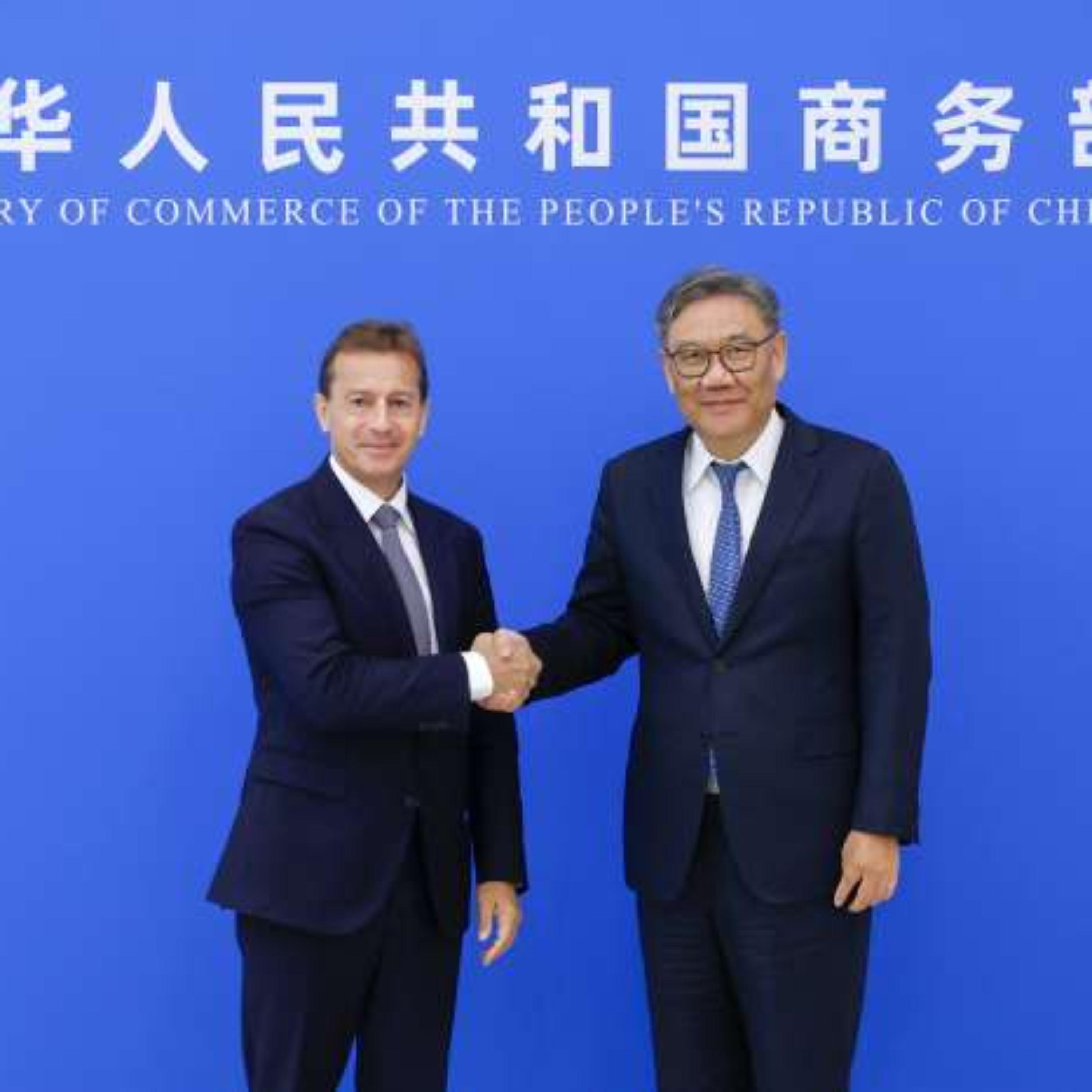 Chinese commerce minister meets with Airbus CEO