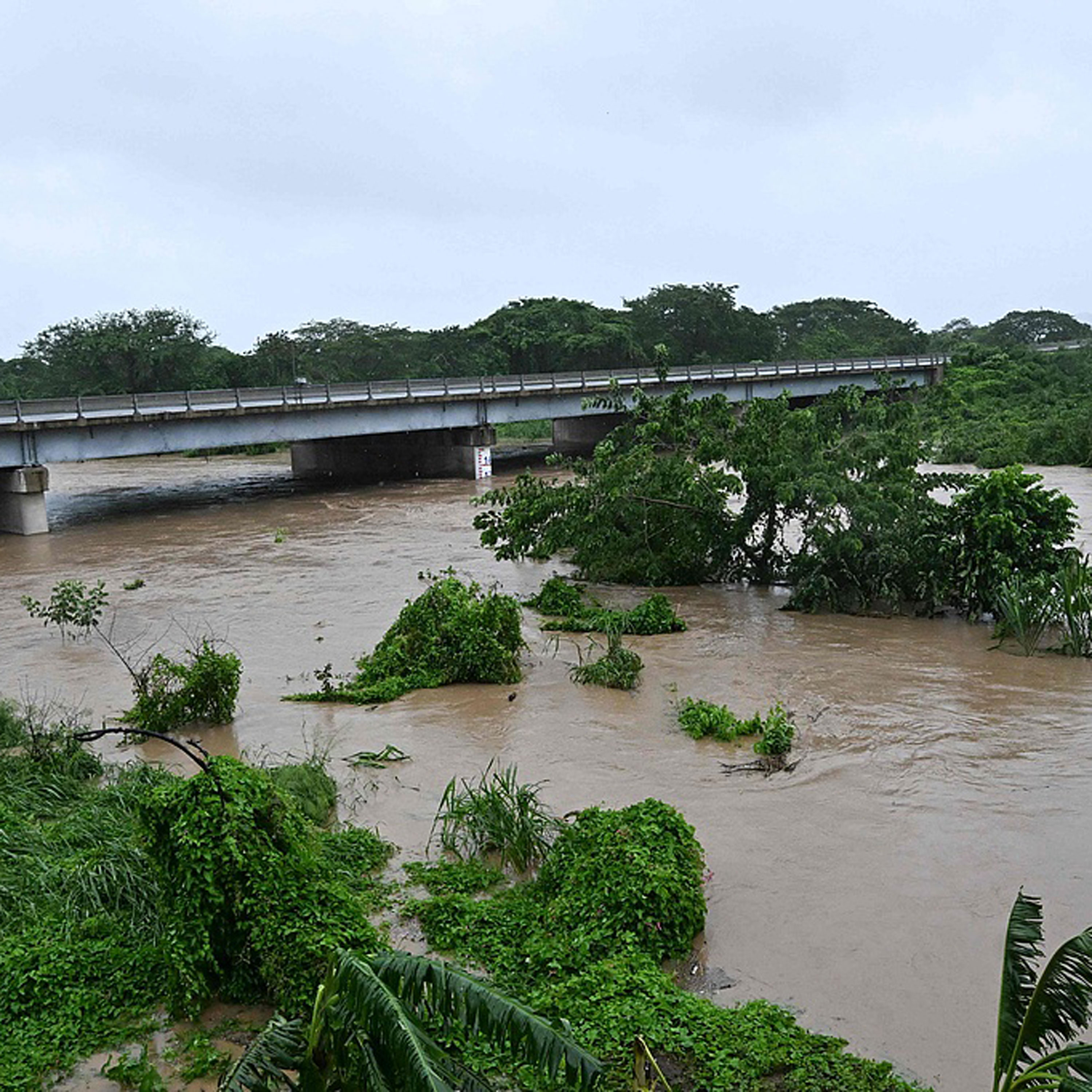 Hurricane Melissa makes landfall in Jamaica