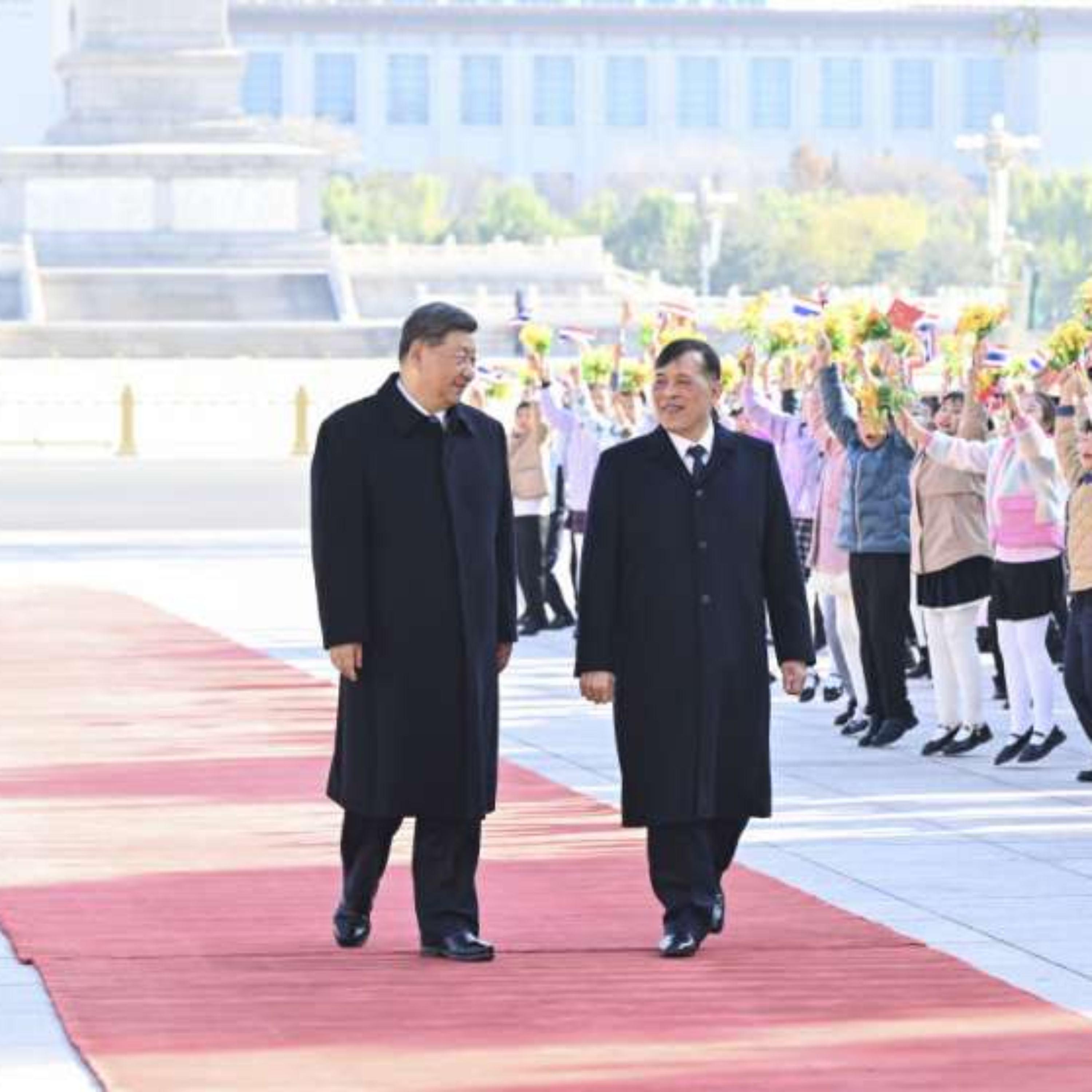 Xi calls for advancing community with shared future when meeting Thailand's king