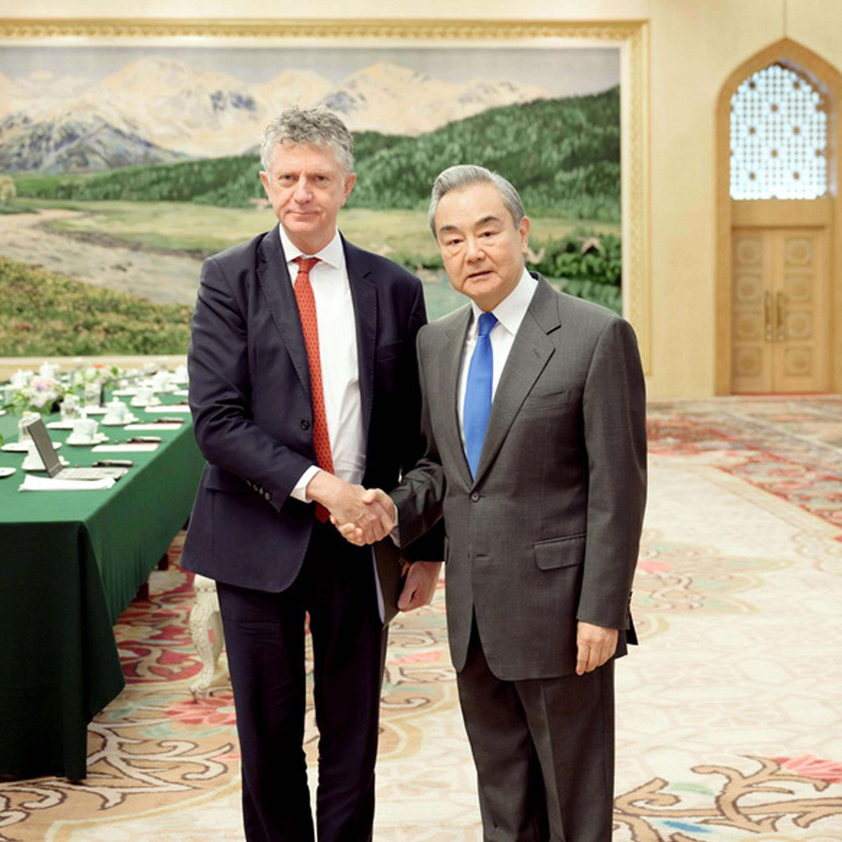 Top Chinese diplomat calls on Britain to pursue a positive China policy