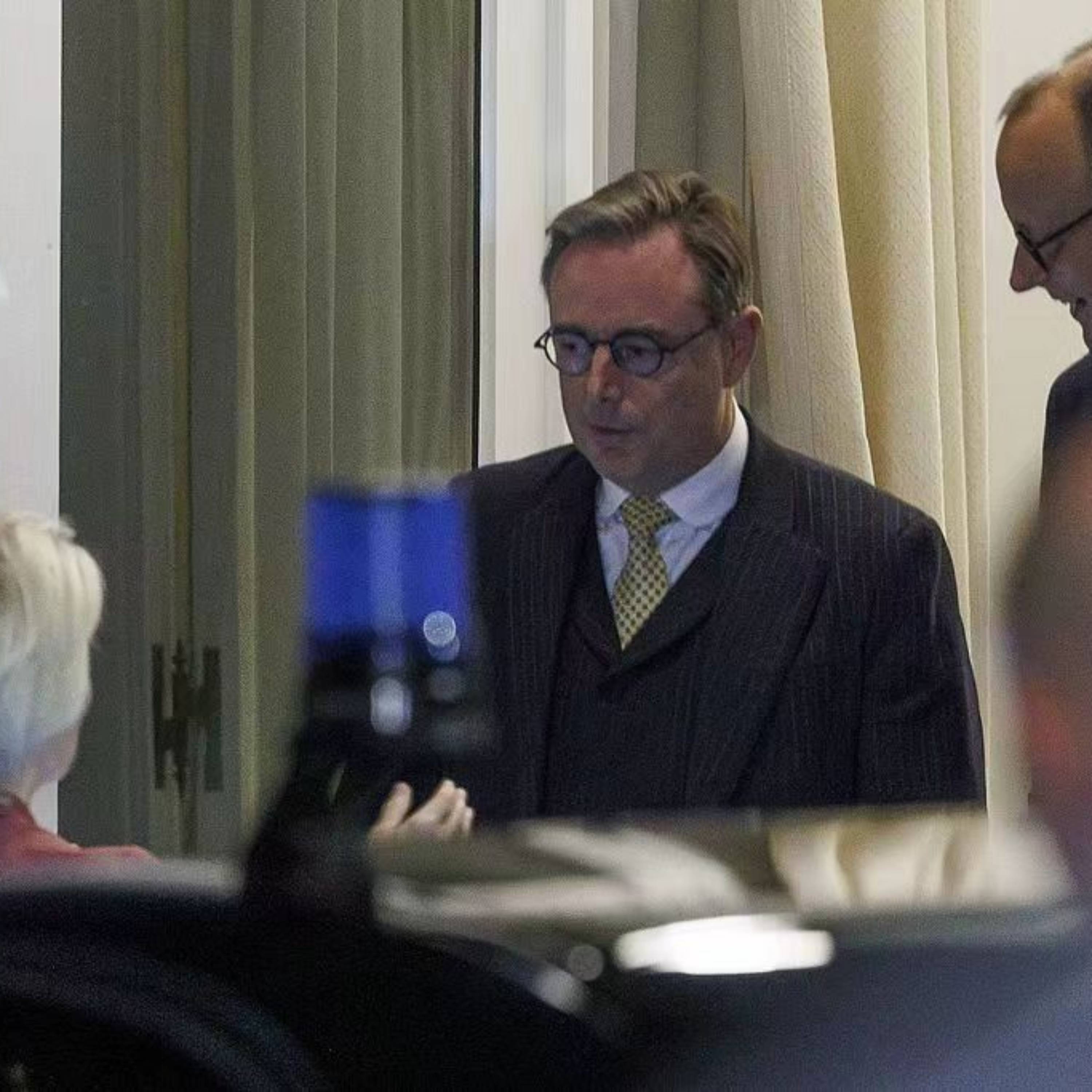 EU pushes plan to use frozen Russian assets for Ukraine EU pushes plan to use frozen Russian assets for Ukraine