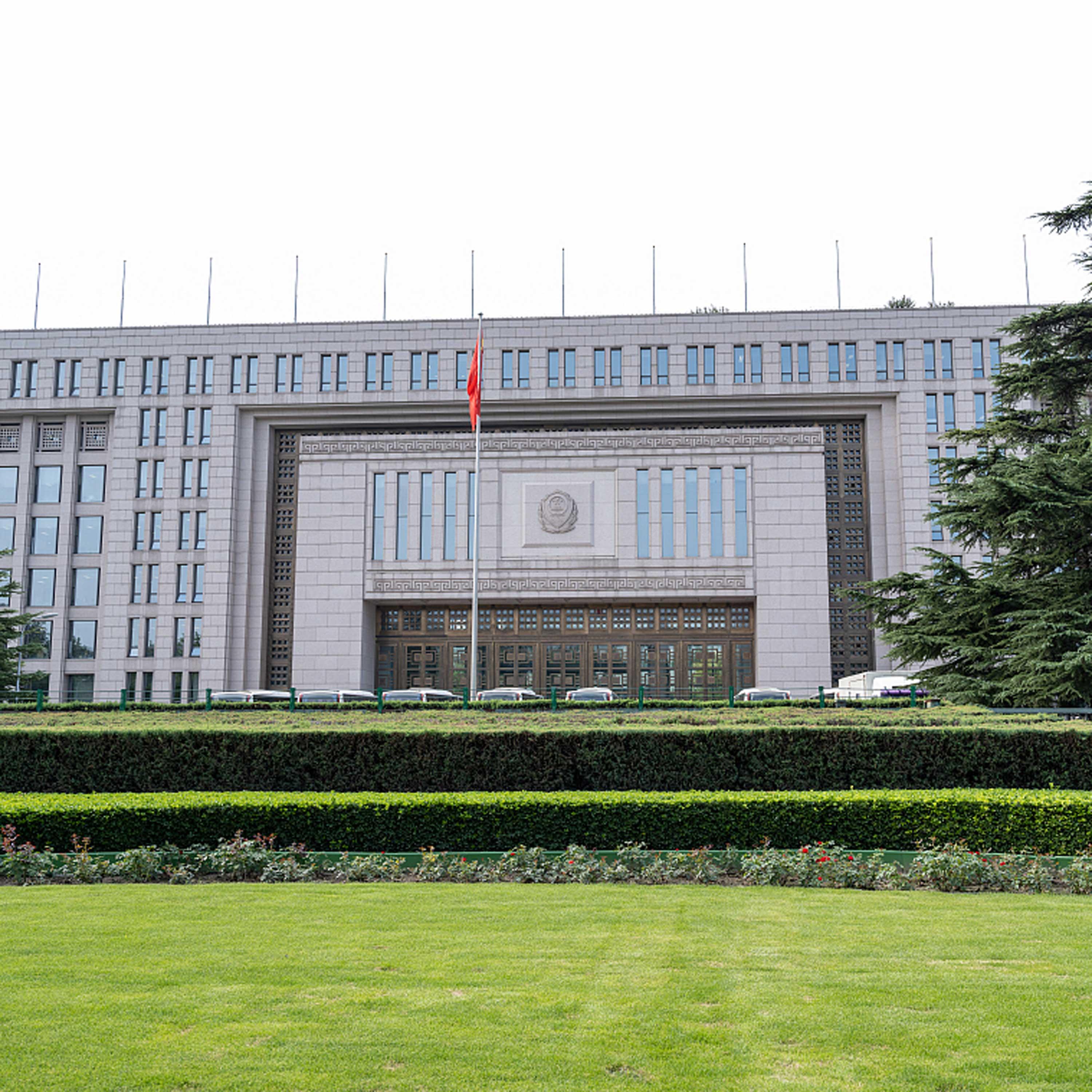 China targets 100 fugitives tied to cross-border fraud rings China targets 100 fugitives tied to cross-border fraud rings