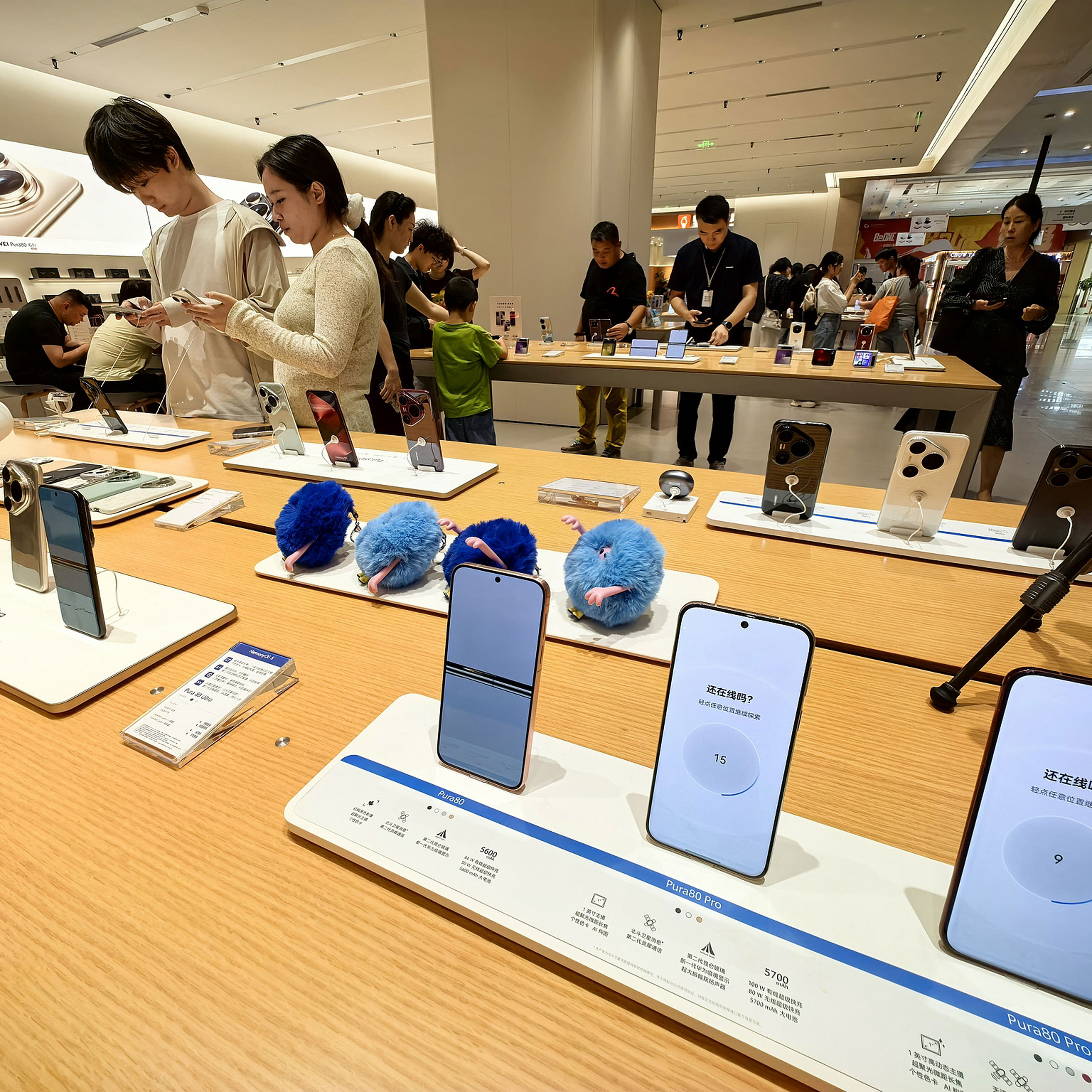 China aims to boost consumption, accelerate green transition in 2026 economic work China aims to boost consumption, accelerate green transition in 2026 economic work