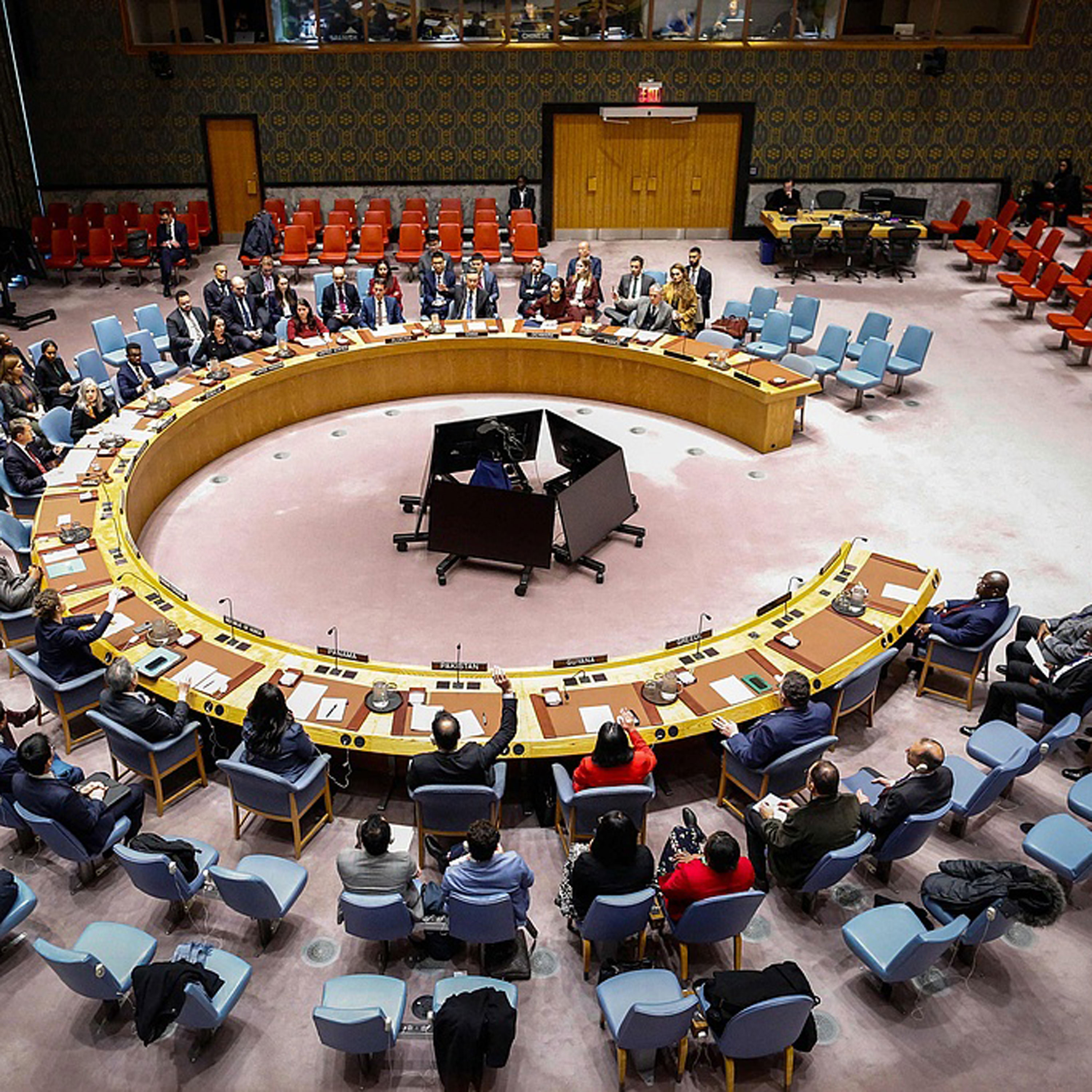 Security Council extends UN peacekeeping mission in DRC