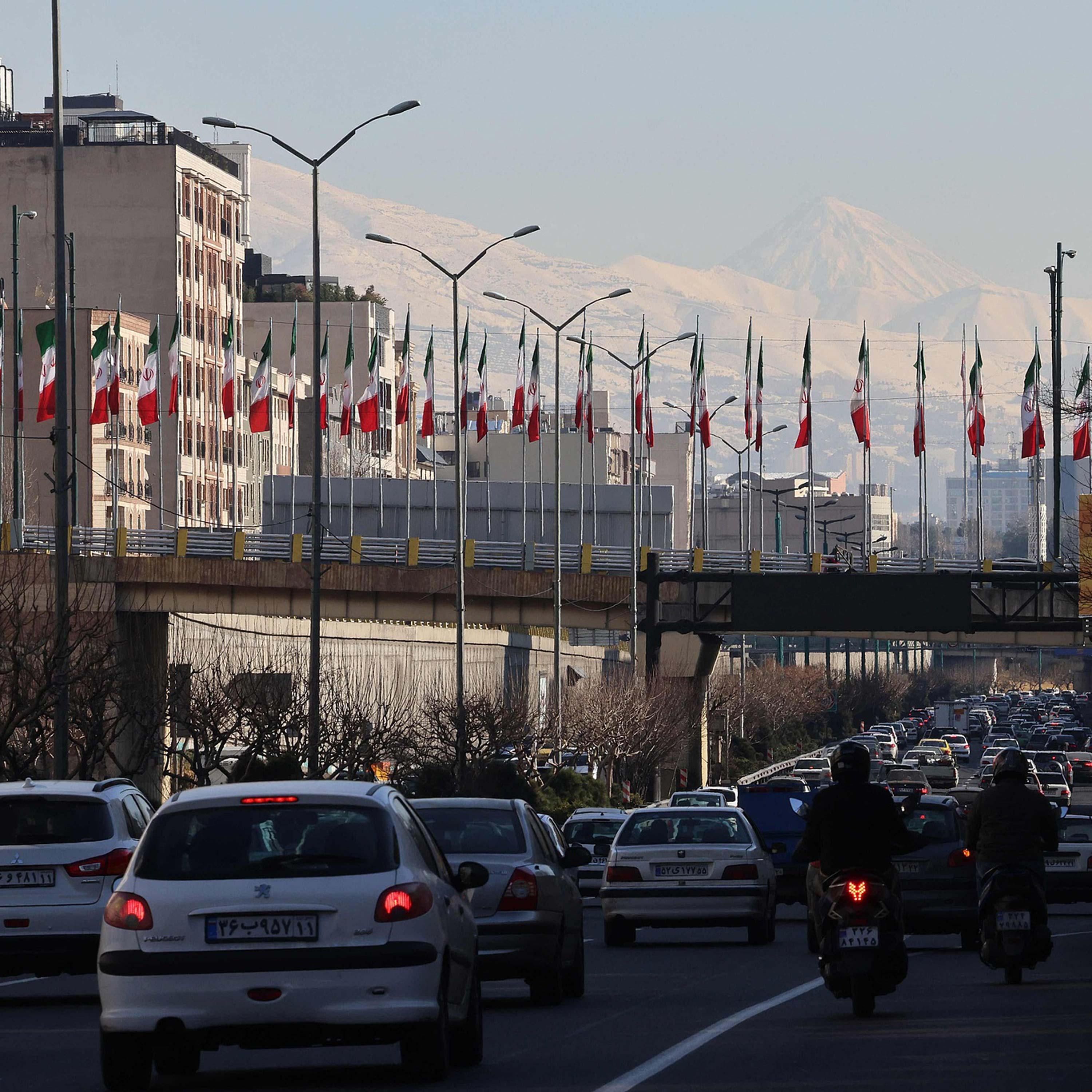 U.S. urges its citizens to leave Iran immediately