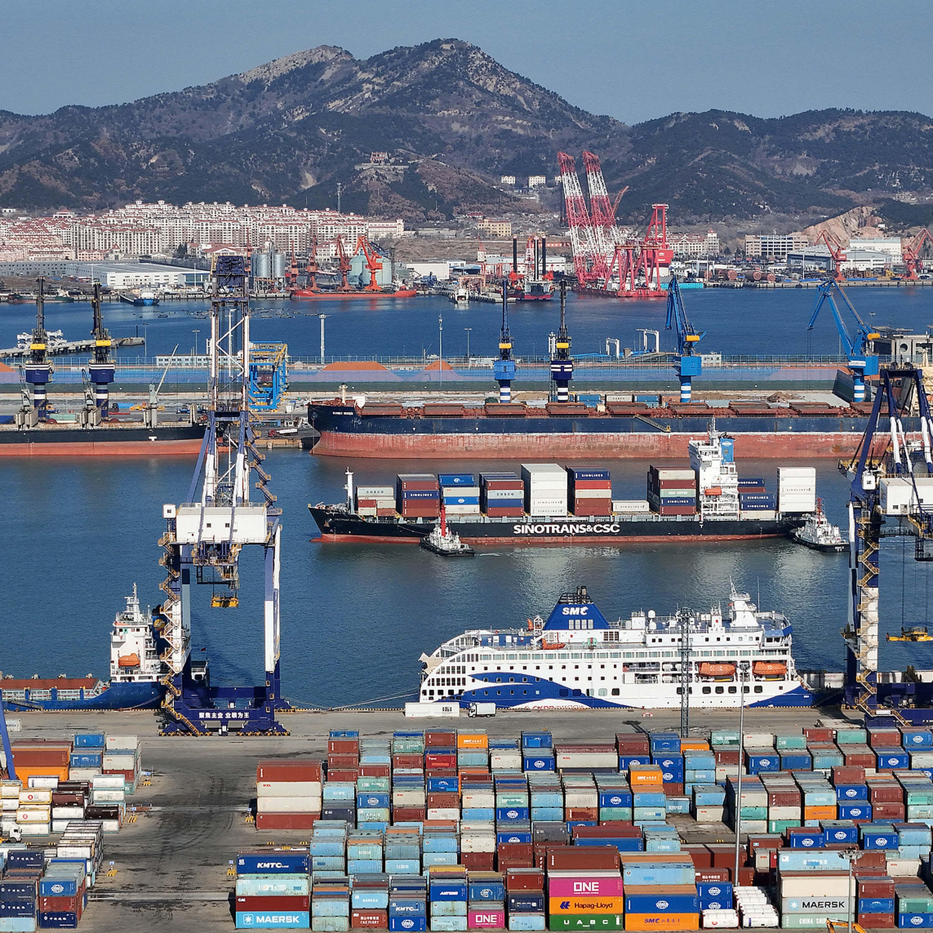 China's foreign trade up 3.8% in 2025 with more diverse partners