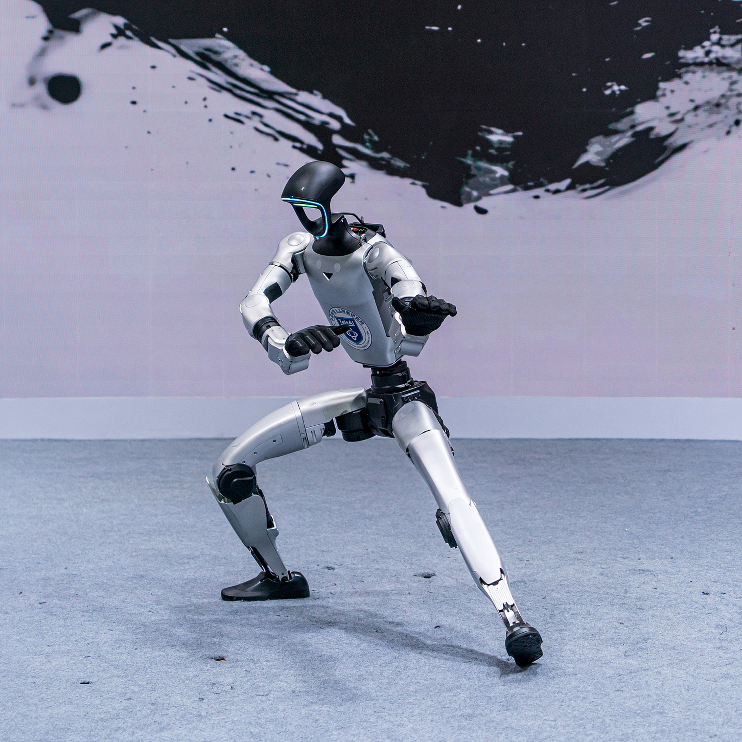 China introduced more than 330 humanoid robots in 2025: ministry