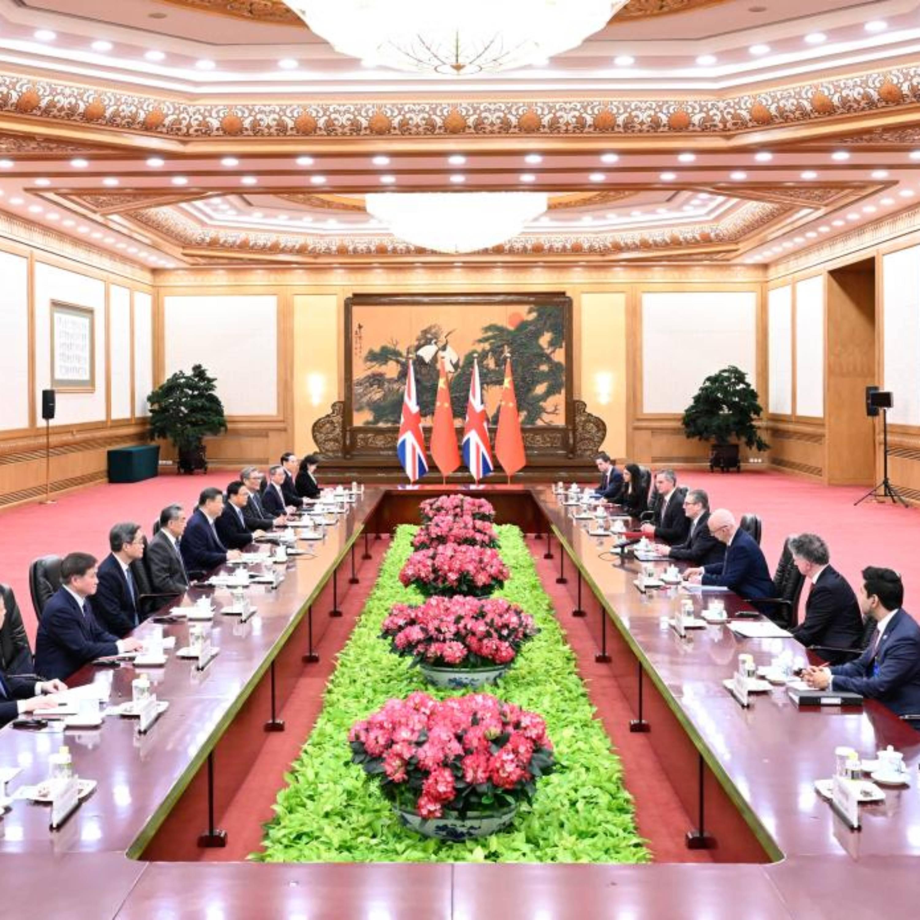 Leaders of China, UK agree to develop long-term, stable ties